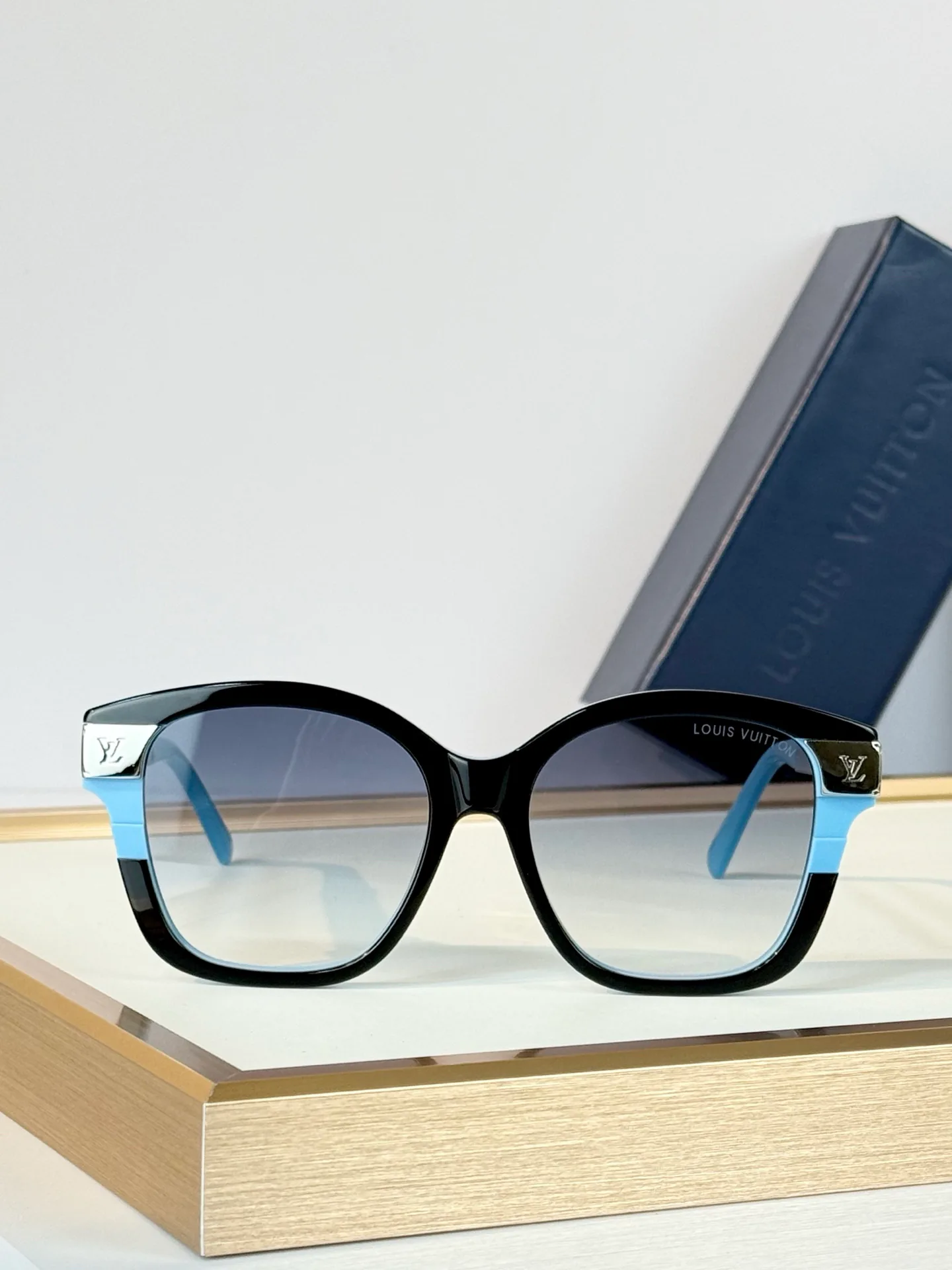 Glasses LOUIS VUITTON 18118323