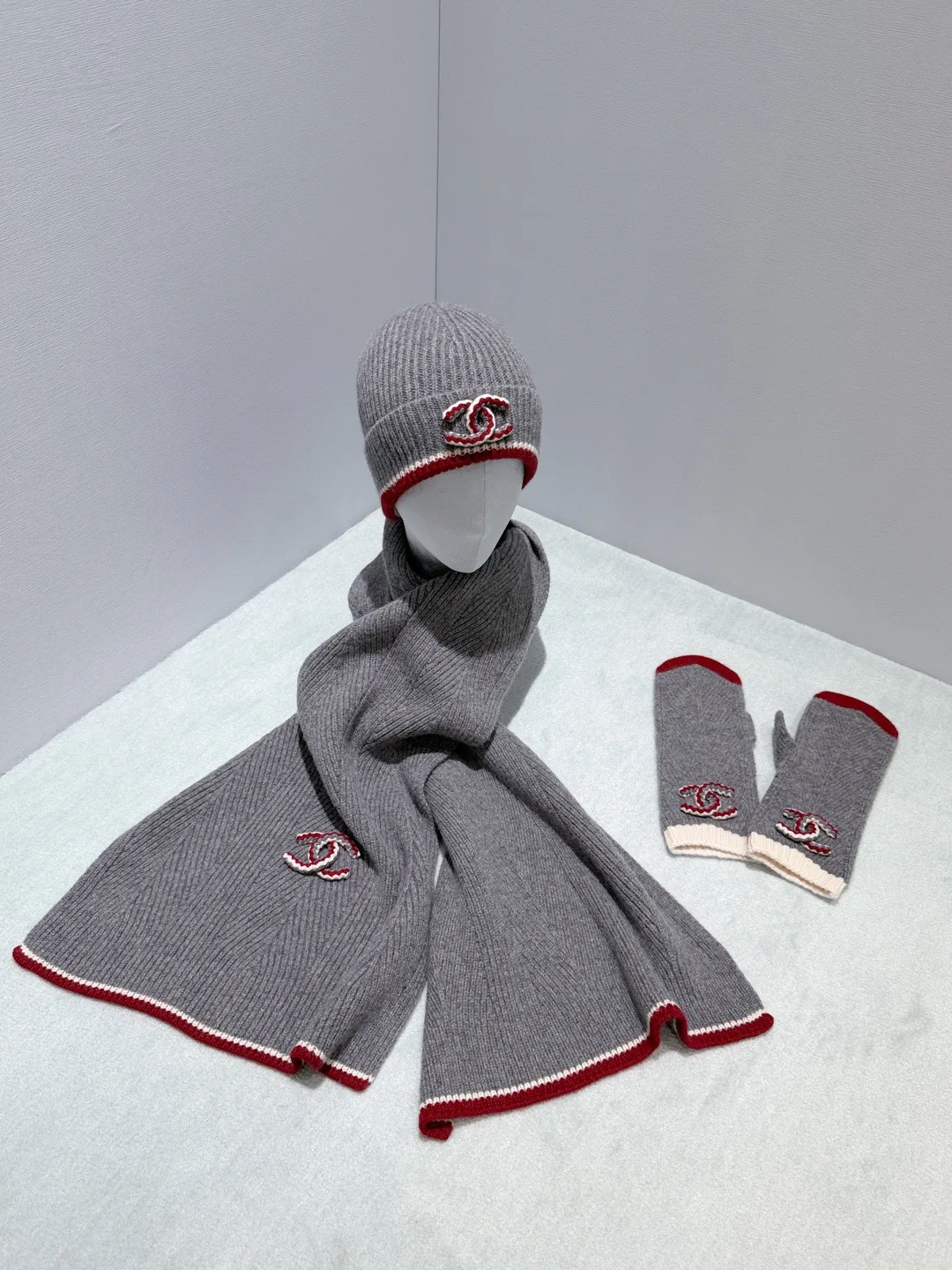 Hats CHANEL 18088251
