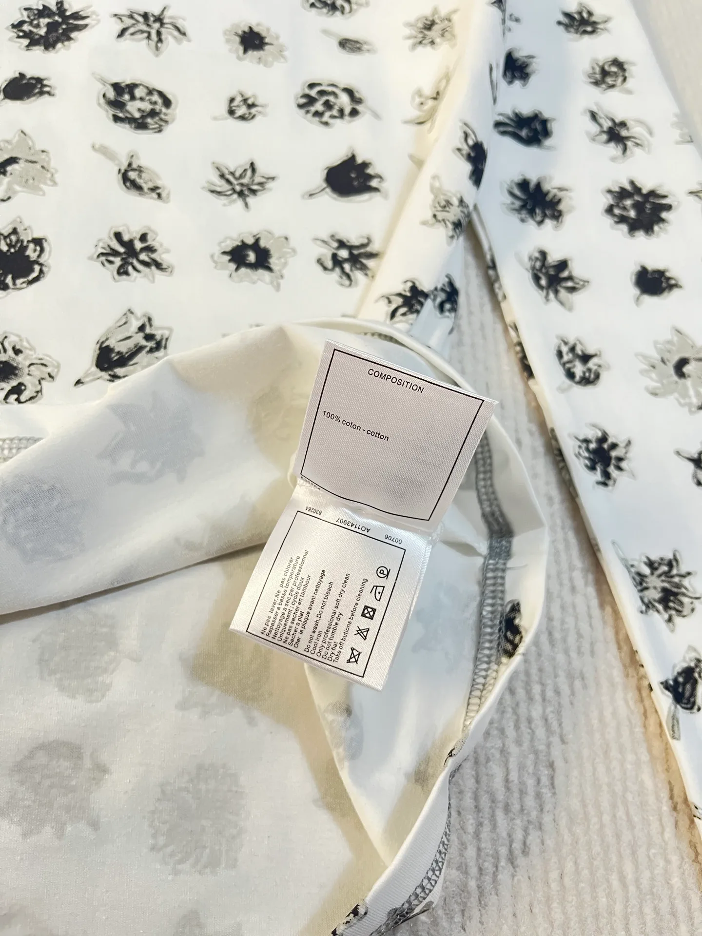 Women's T-Shirts CHANEL 18211657
