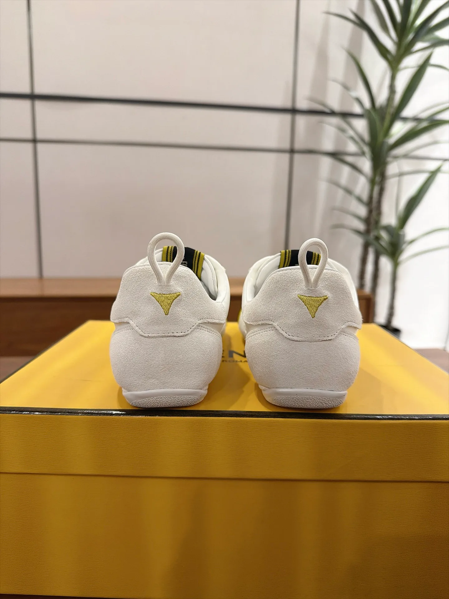 Women's Sneakers FENDI 18373648