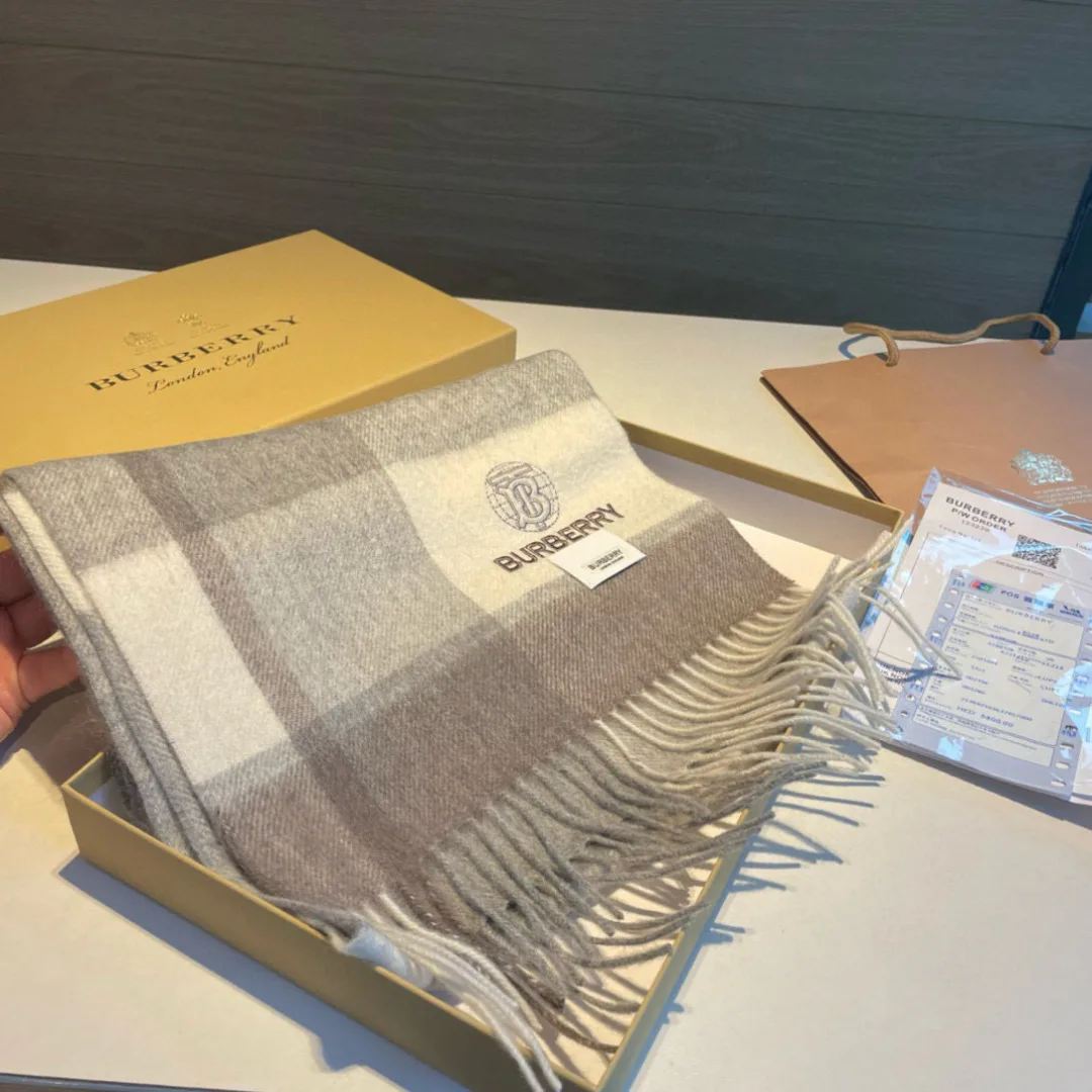 Scarves BURBERRY 18449887