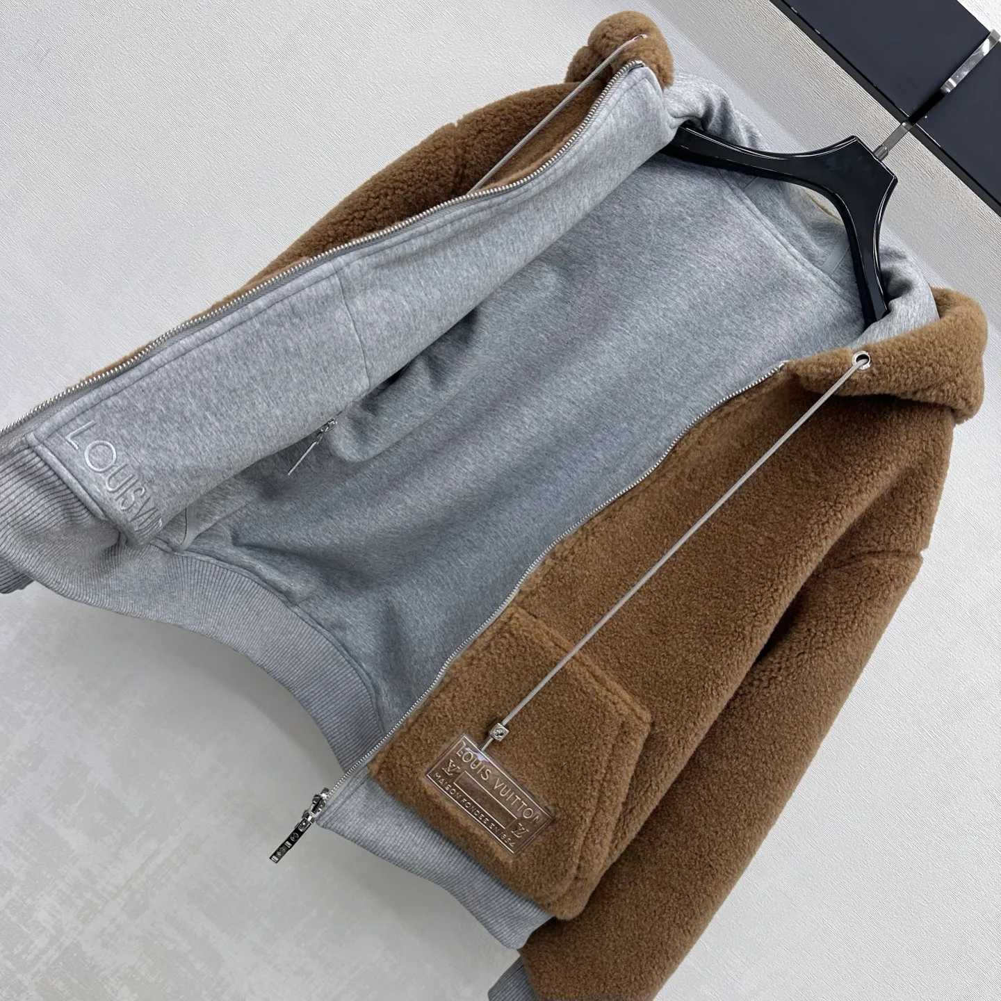 Women's Jackets And Down Jackets LOUIS VUITTON 18279118