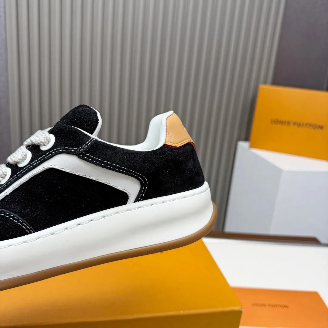 Men's Sneakers LOUIS VUITTON 18265135