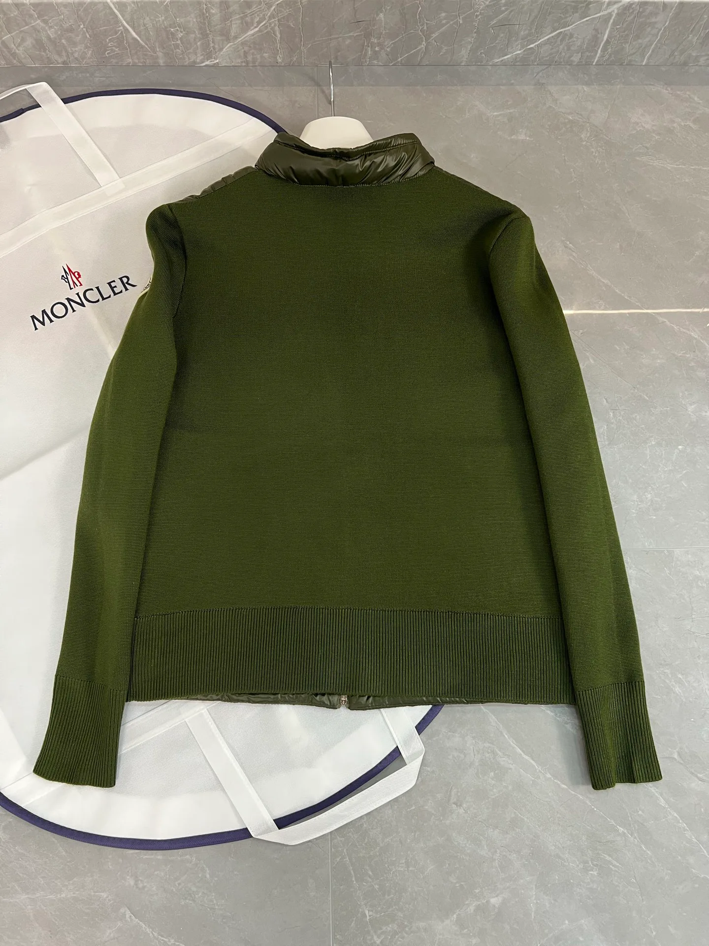 Куртки И Пуховики Мужские Moncler 18599827