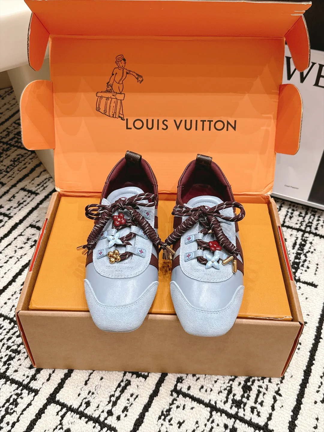 Women's Sneakers LOUIS VUITTON 17978321