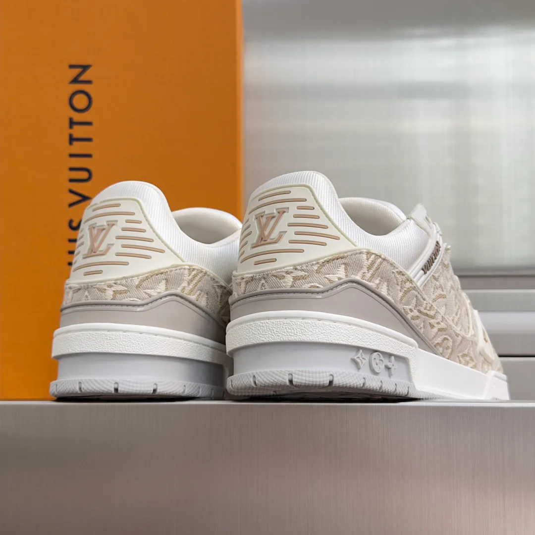 Women's Sneakers LOUIS VUITTON 17772023