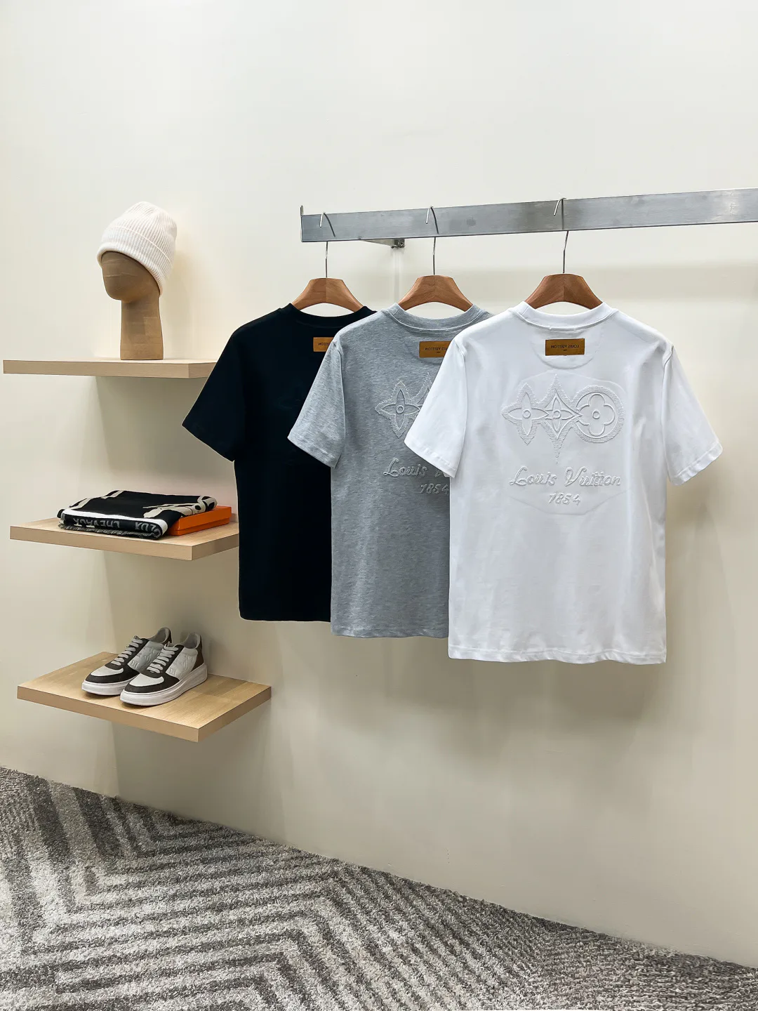 Men's T-Shirts LOUIS VUITTON 18499480