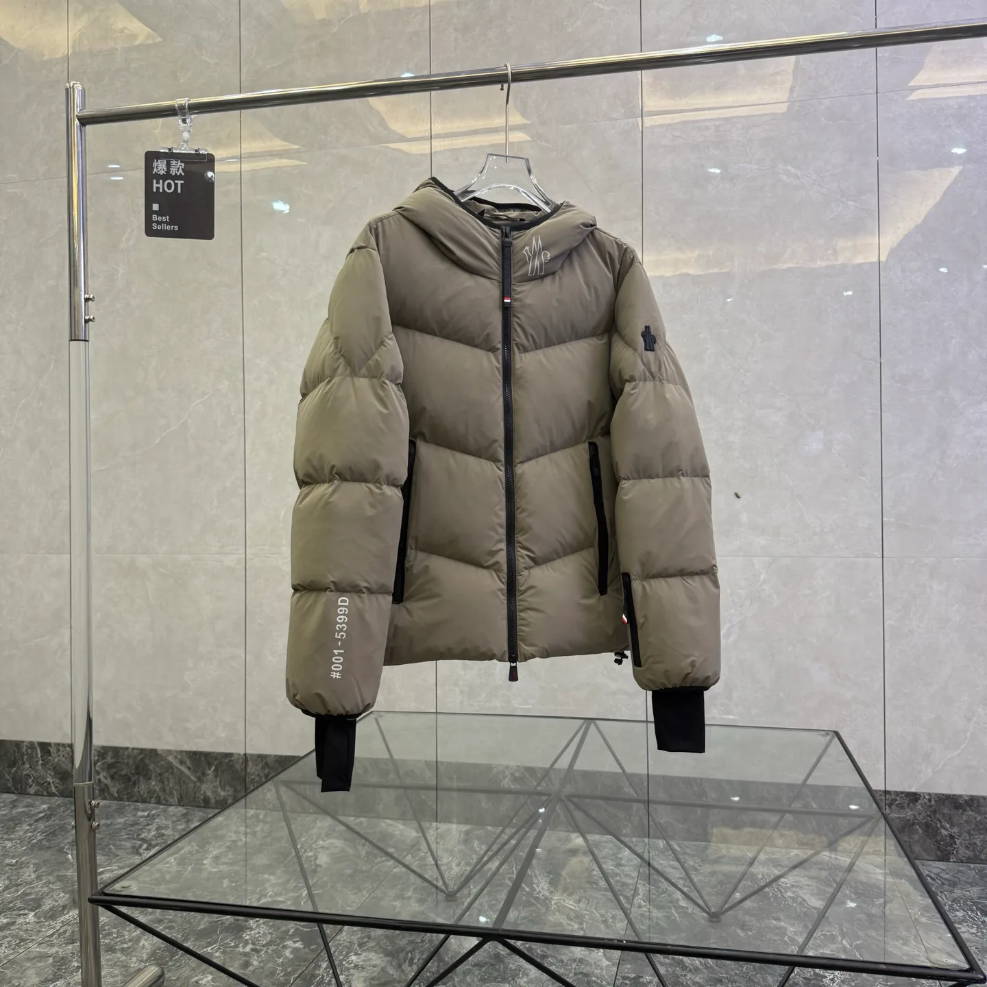 Куртки И Пуховики Женские Moncler 18615028