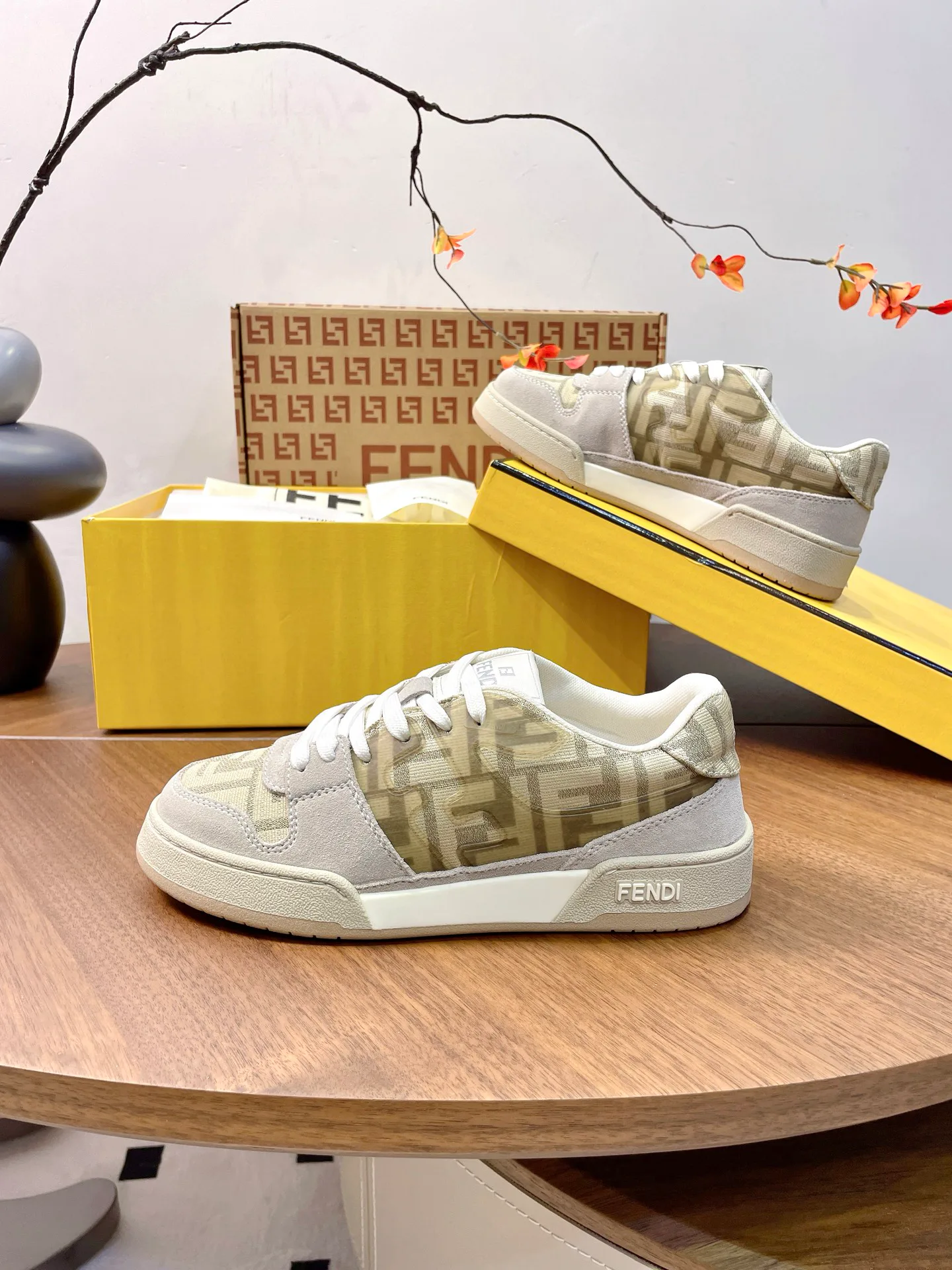 Women's Sneakers FENDI 17957352