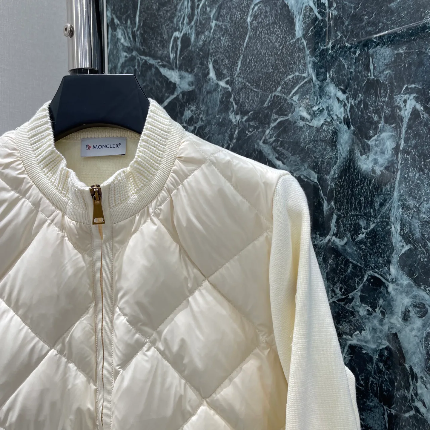 Women's Jackets And Down Jackets MONCLER 18030711