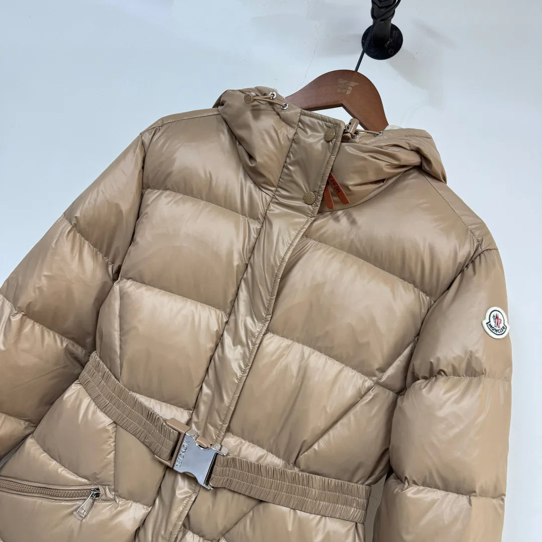 Women's Jackets And Down Jackets MONCLER 17810364