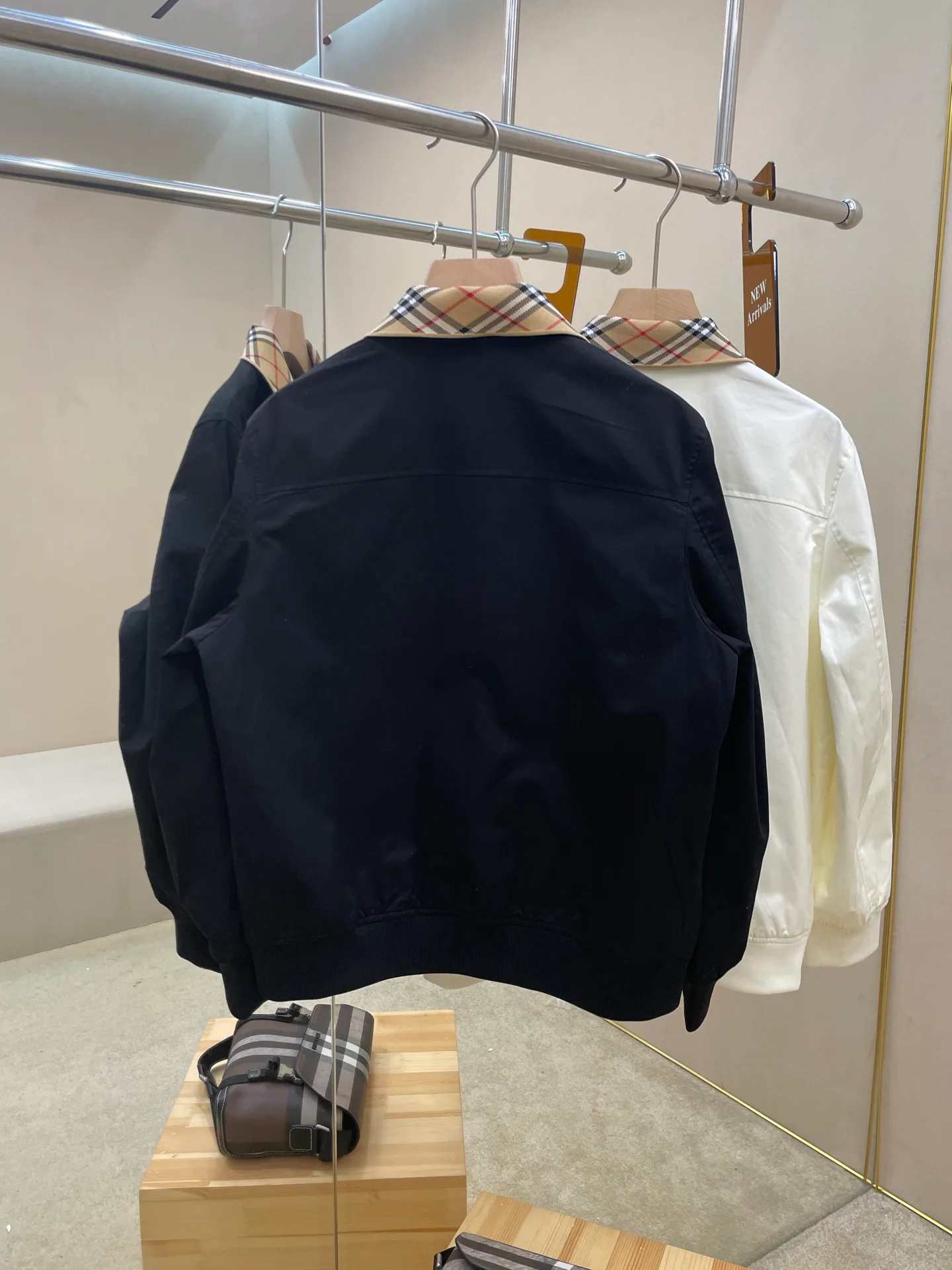 Men's Jackets And Down Jackets BURBERRY 18052747