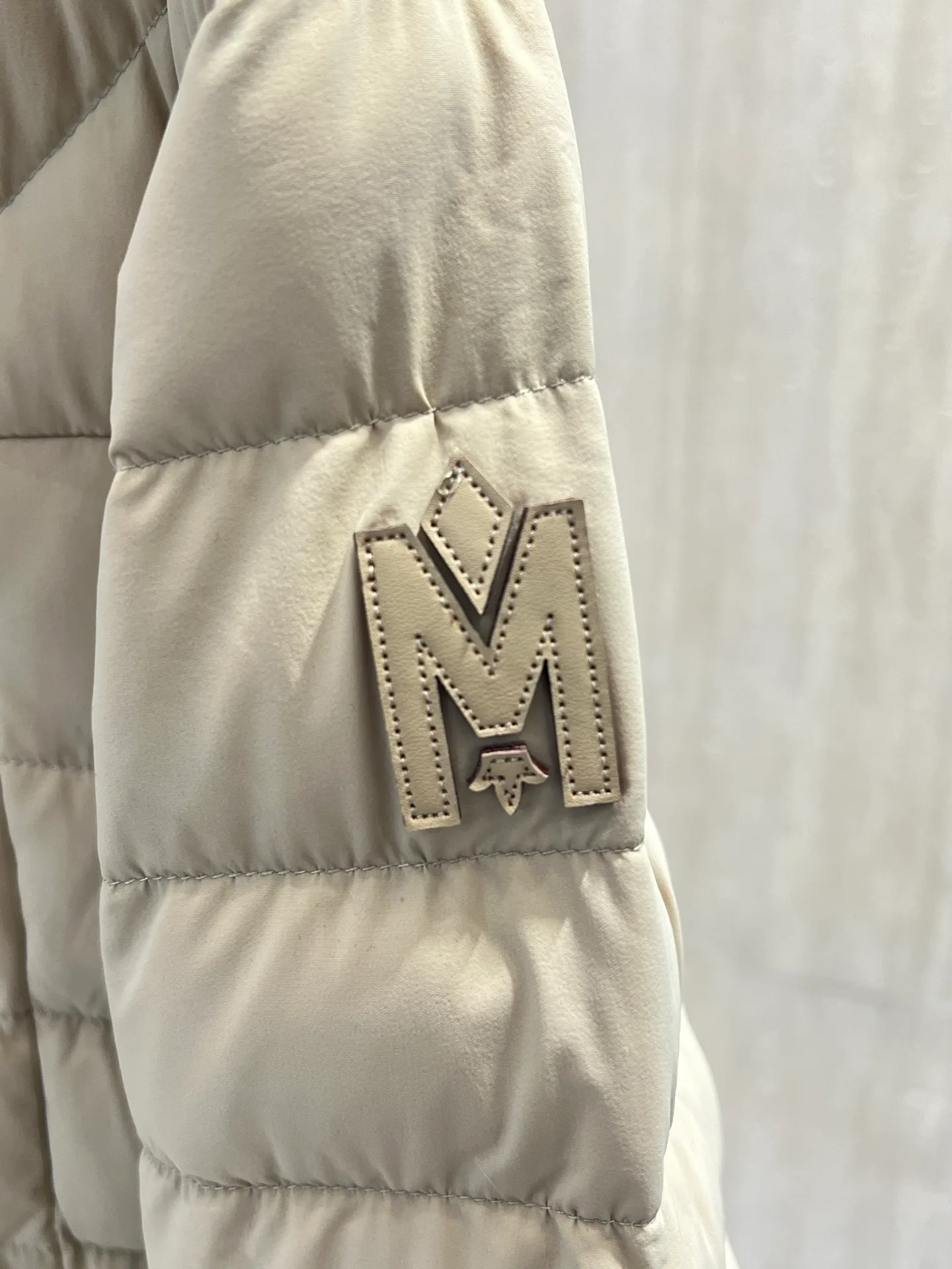 Women's Jackets And Down Jackets MONCLER 17959146