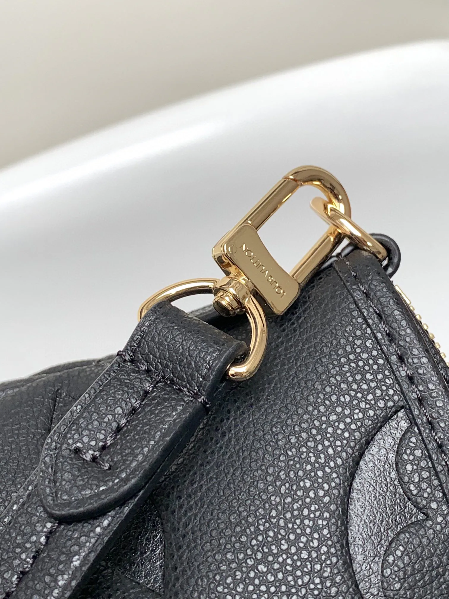 Women's Classic Handbags LOUIS VUITTON 17949193
