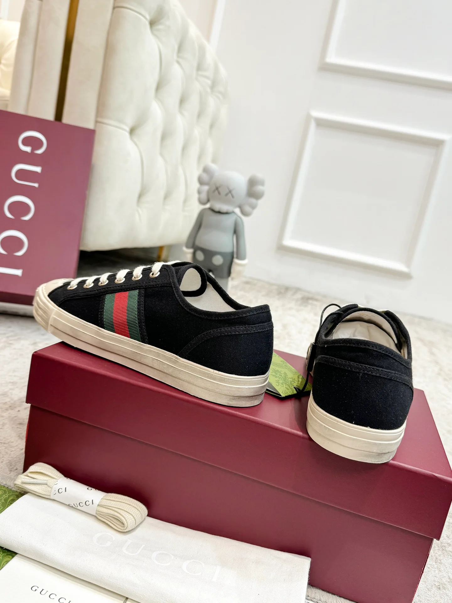 Women's Sneakers GUCCI 18139048