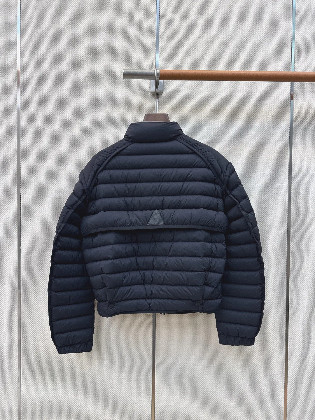 Women's Jackets And Down Jackets MONCLER 17899282