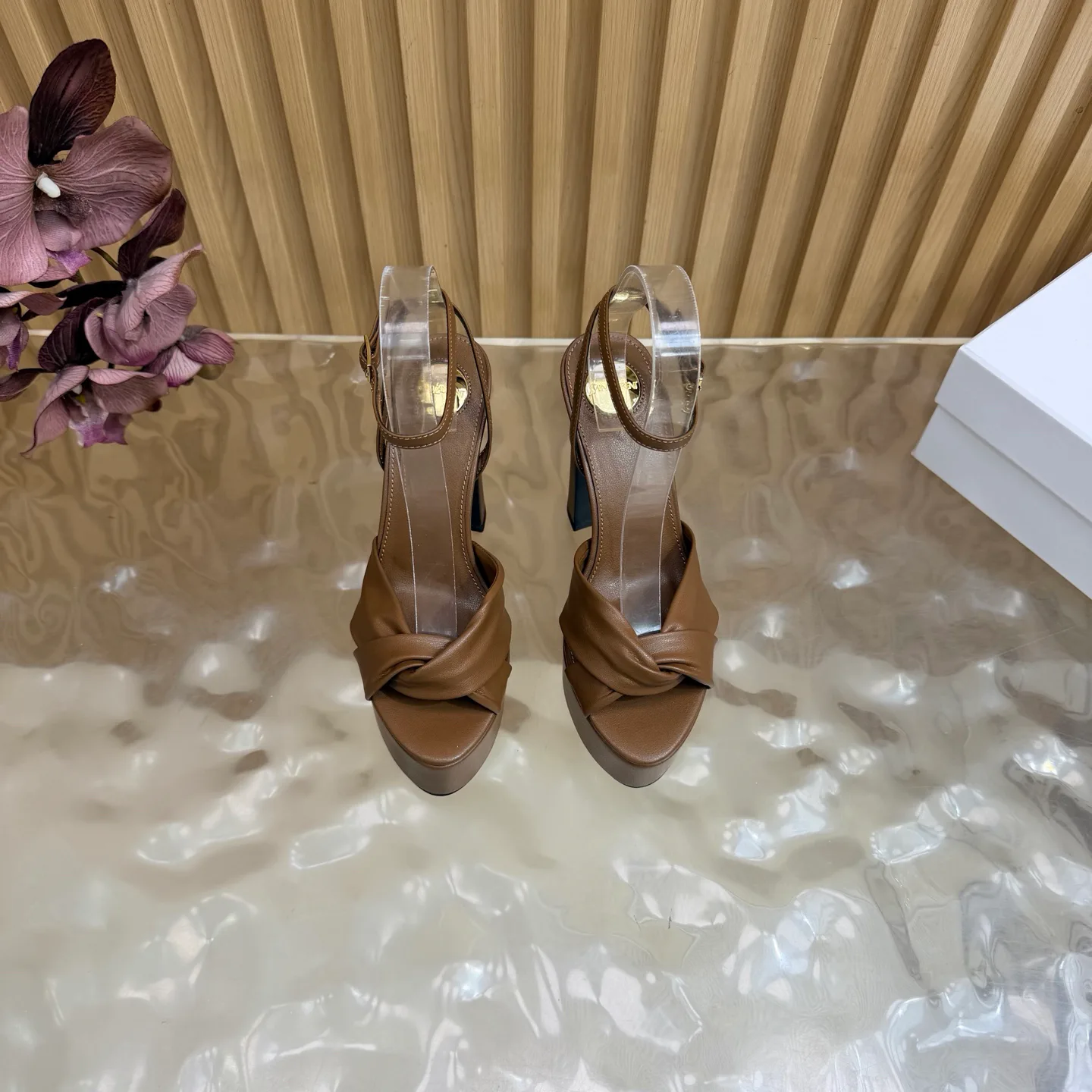 Women's Open-Toe Sandals SAINT LAURENT 18235638