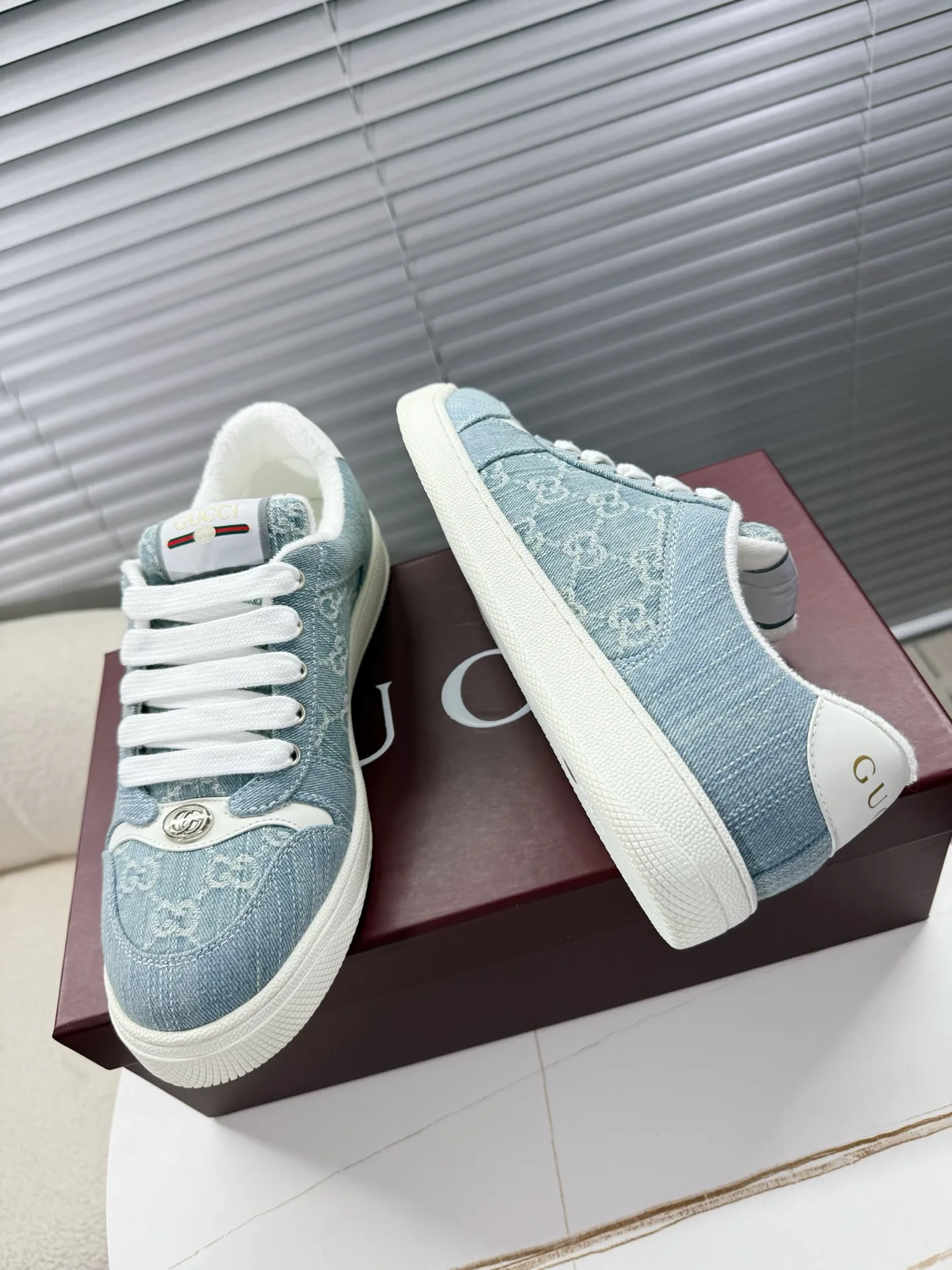 Women's Sneakers GUCCI 18011356