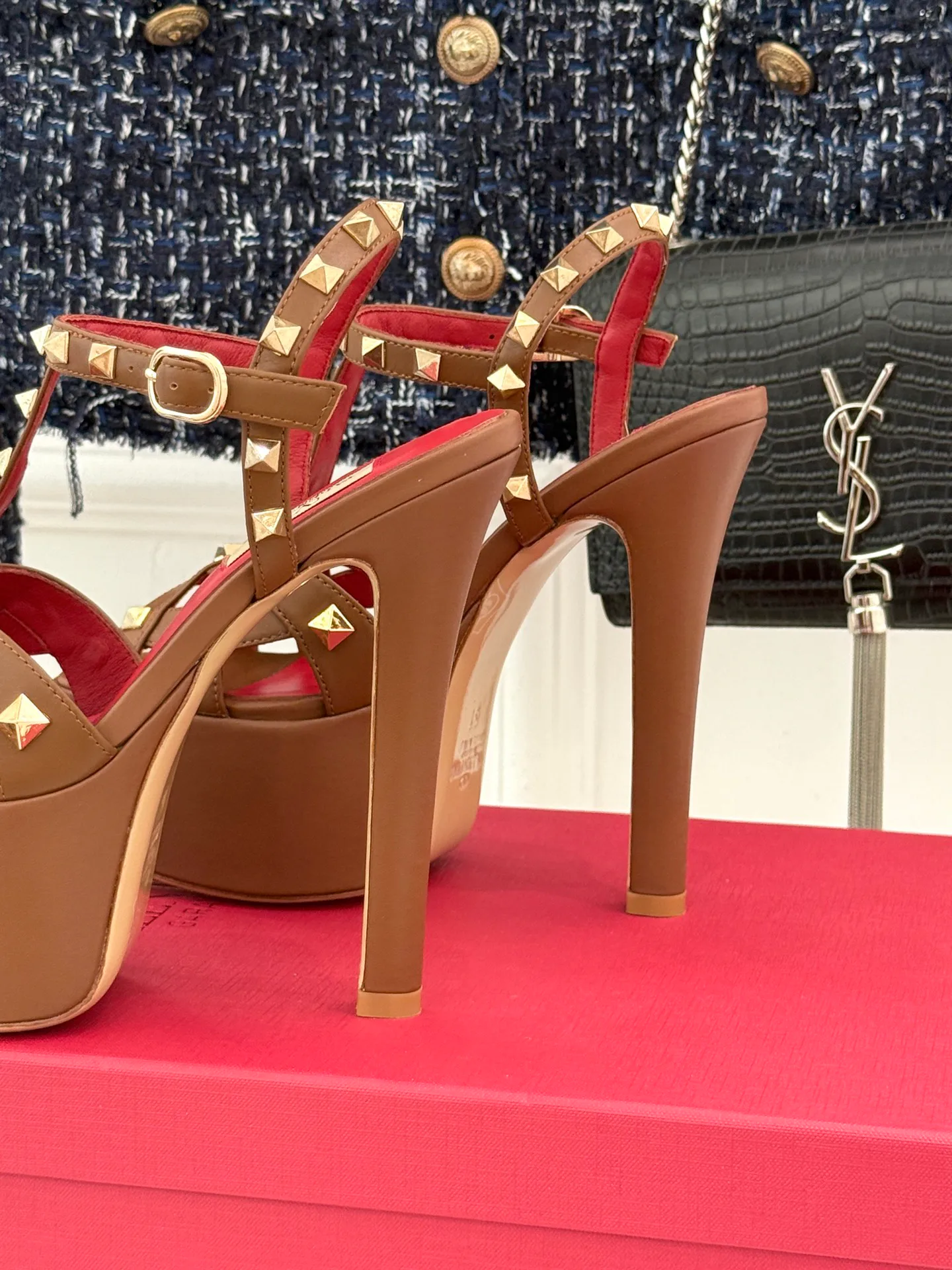 Women's Open-Toe Sandals VALENTINO 18198292