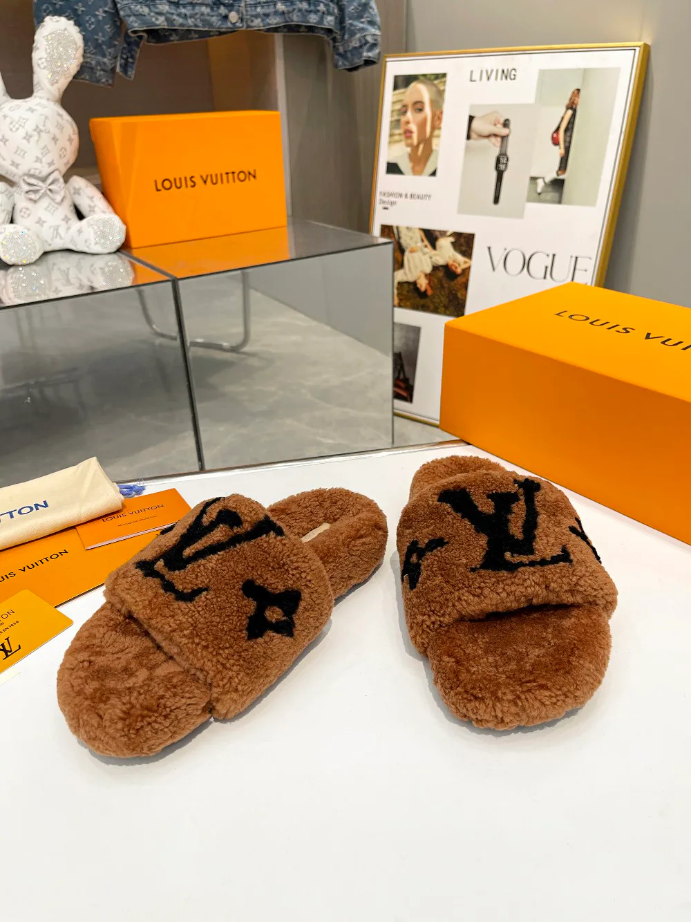 Women's Slippers LOUIS VUITTON 18366830