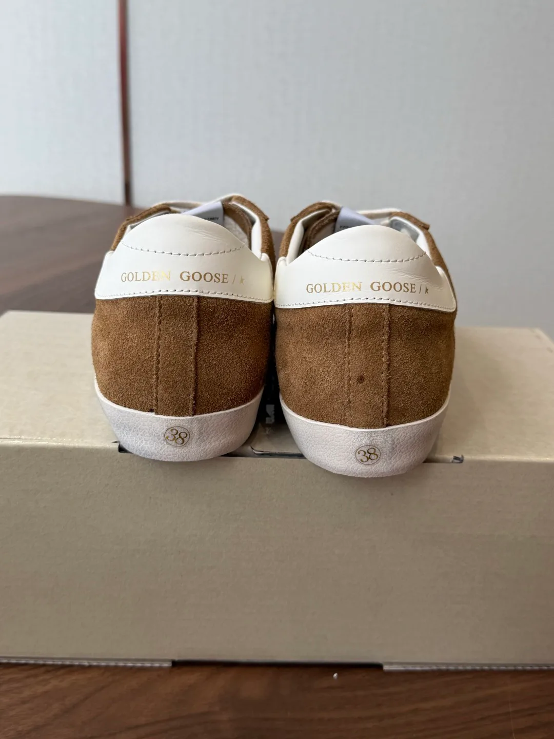 Women's Sneakers GOLDEN GOOSE 18146572