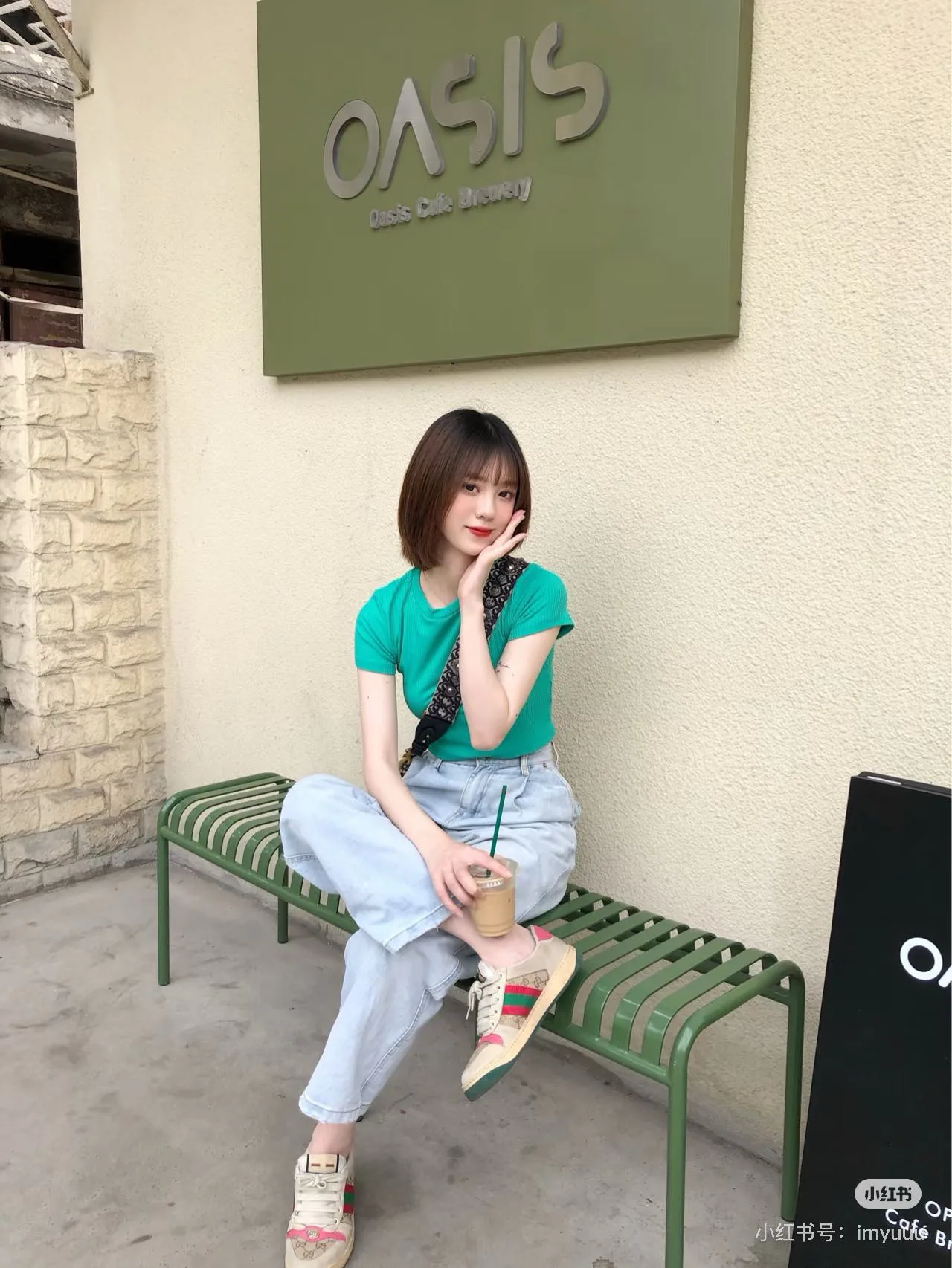 Women's Sneakers GUCCI 18226018