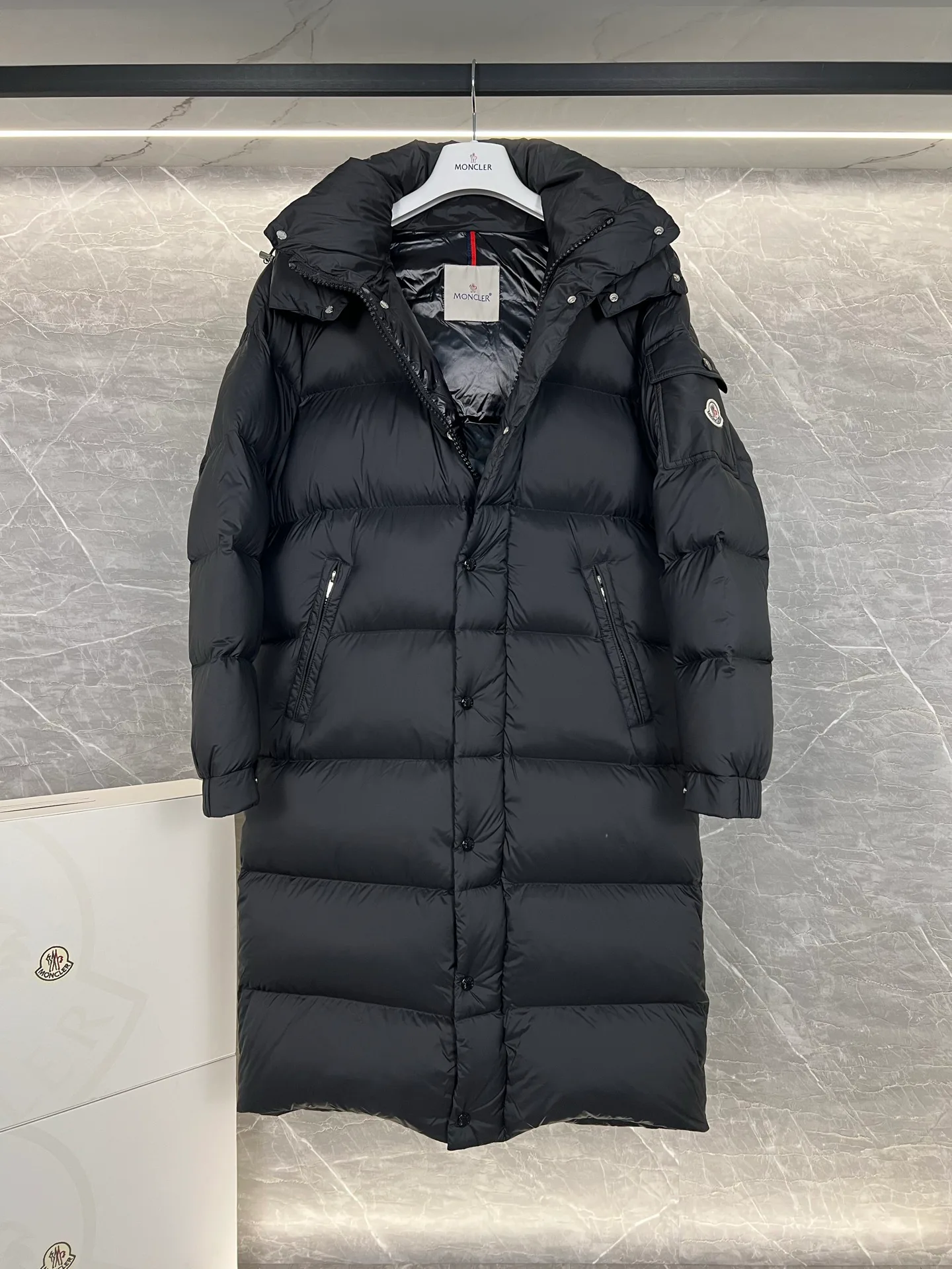 Куртки И Пуховики Мужские Moncler 18599882