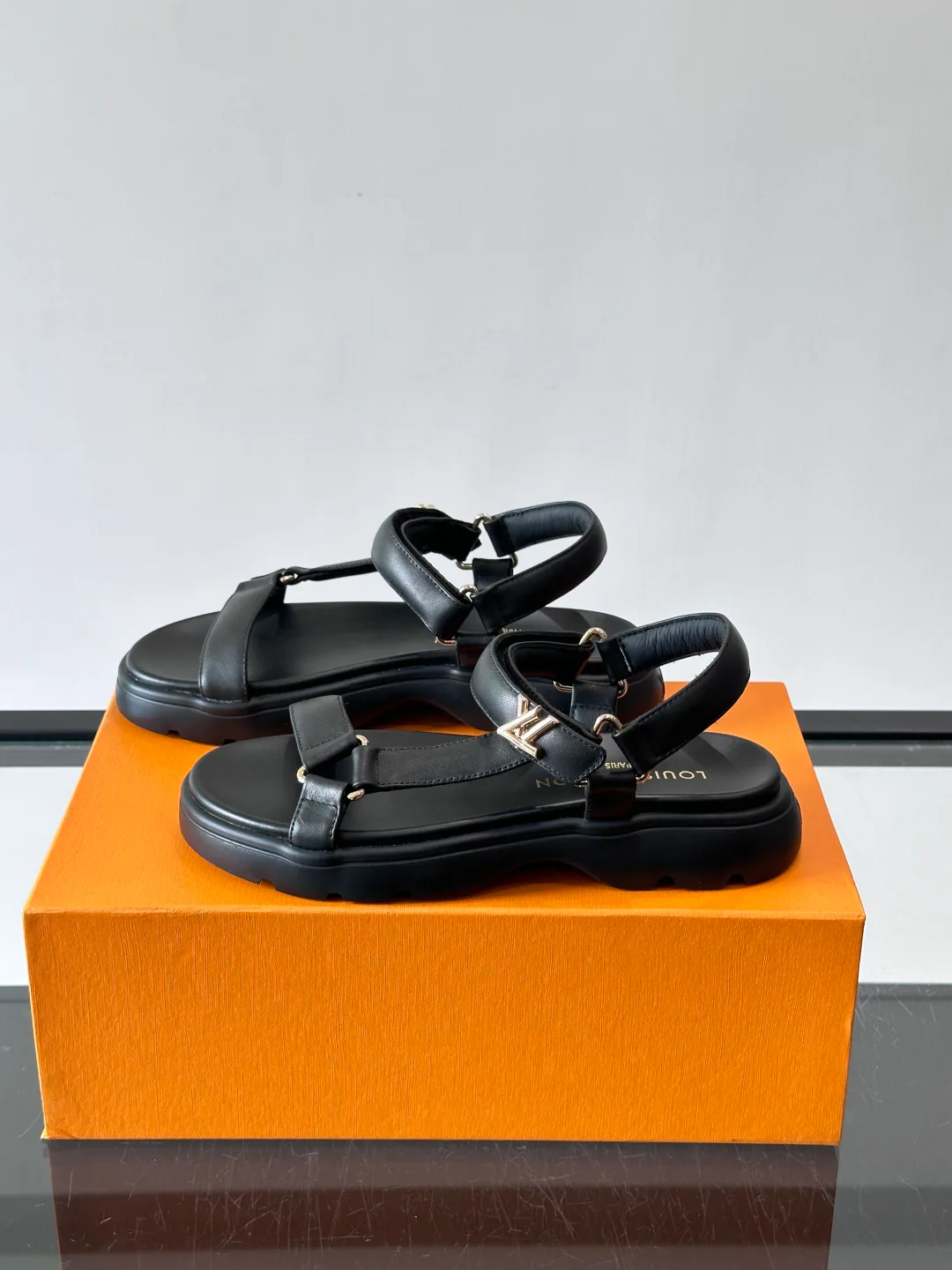 Women's Sandals LOUIS VUITTON 17593007