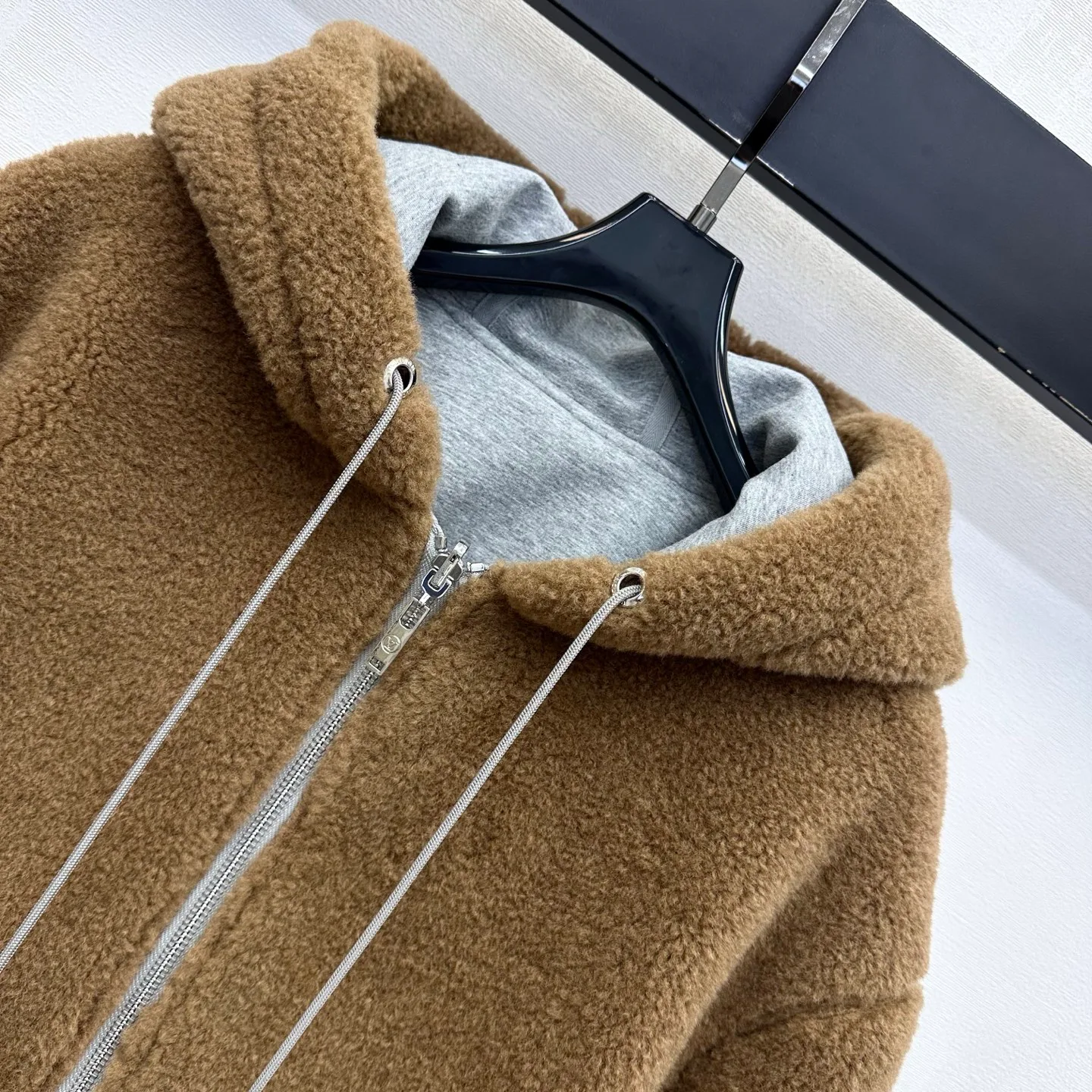 Women's Jackets And Down Jackets LOUIS VUITTON 18279118