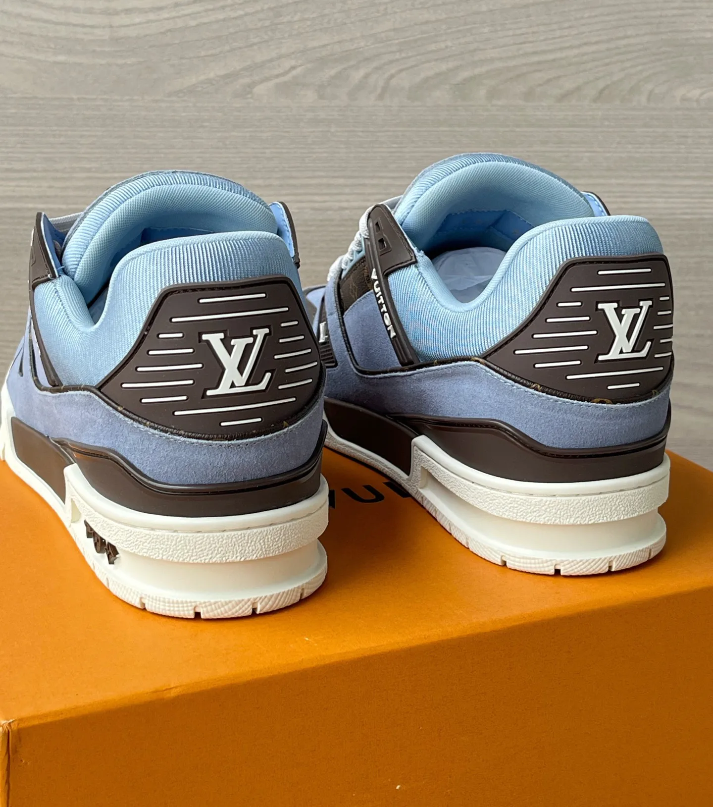 Men's Sneakers LOUIS VUITTON 17972115