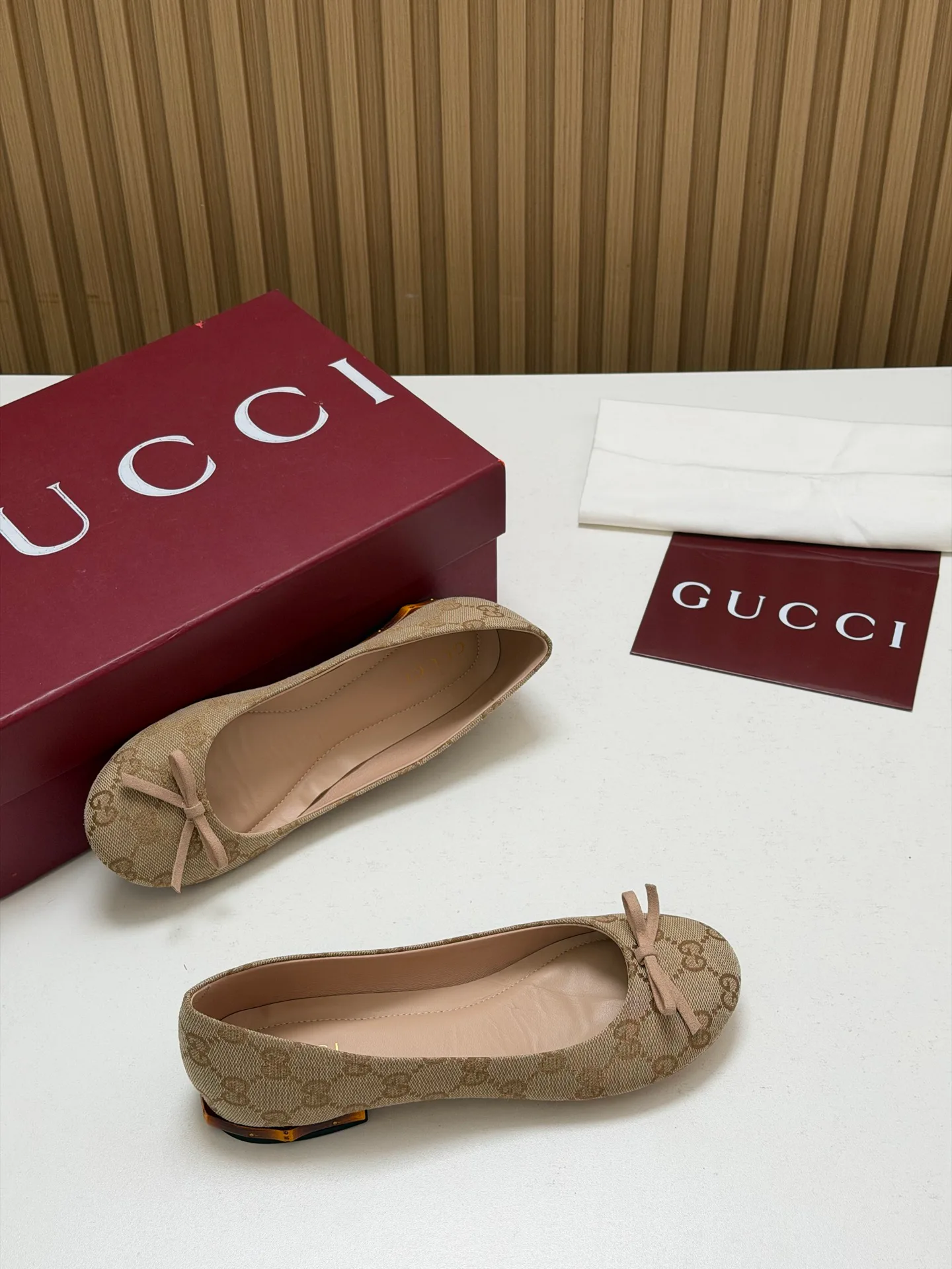 Women's Ballet Flats GUCCI 18396251