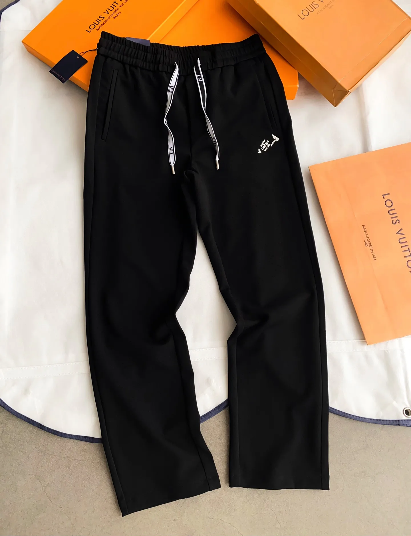 Men's Trousers LOUIS VUITTON 18161919