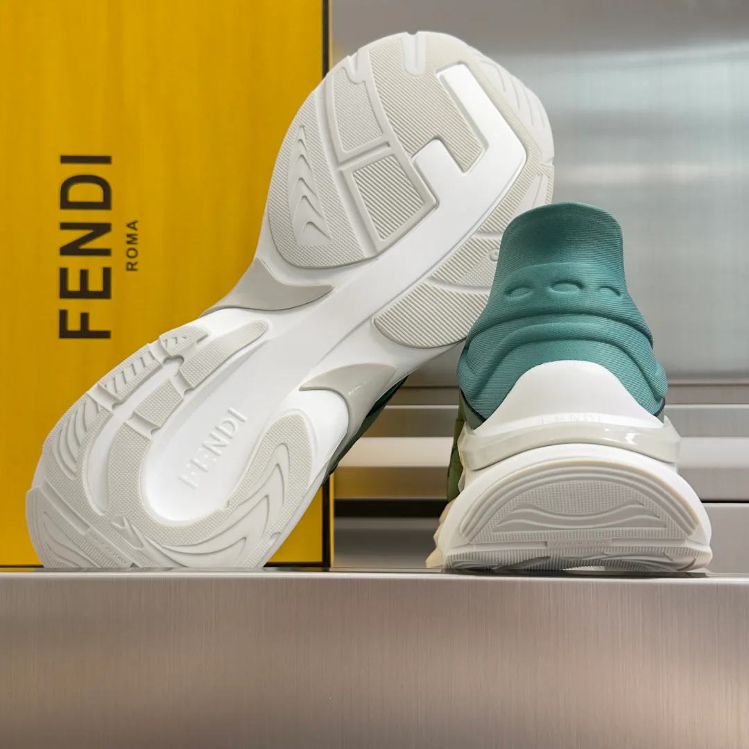Women's Sneakers FENDI 17950691