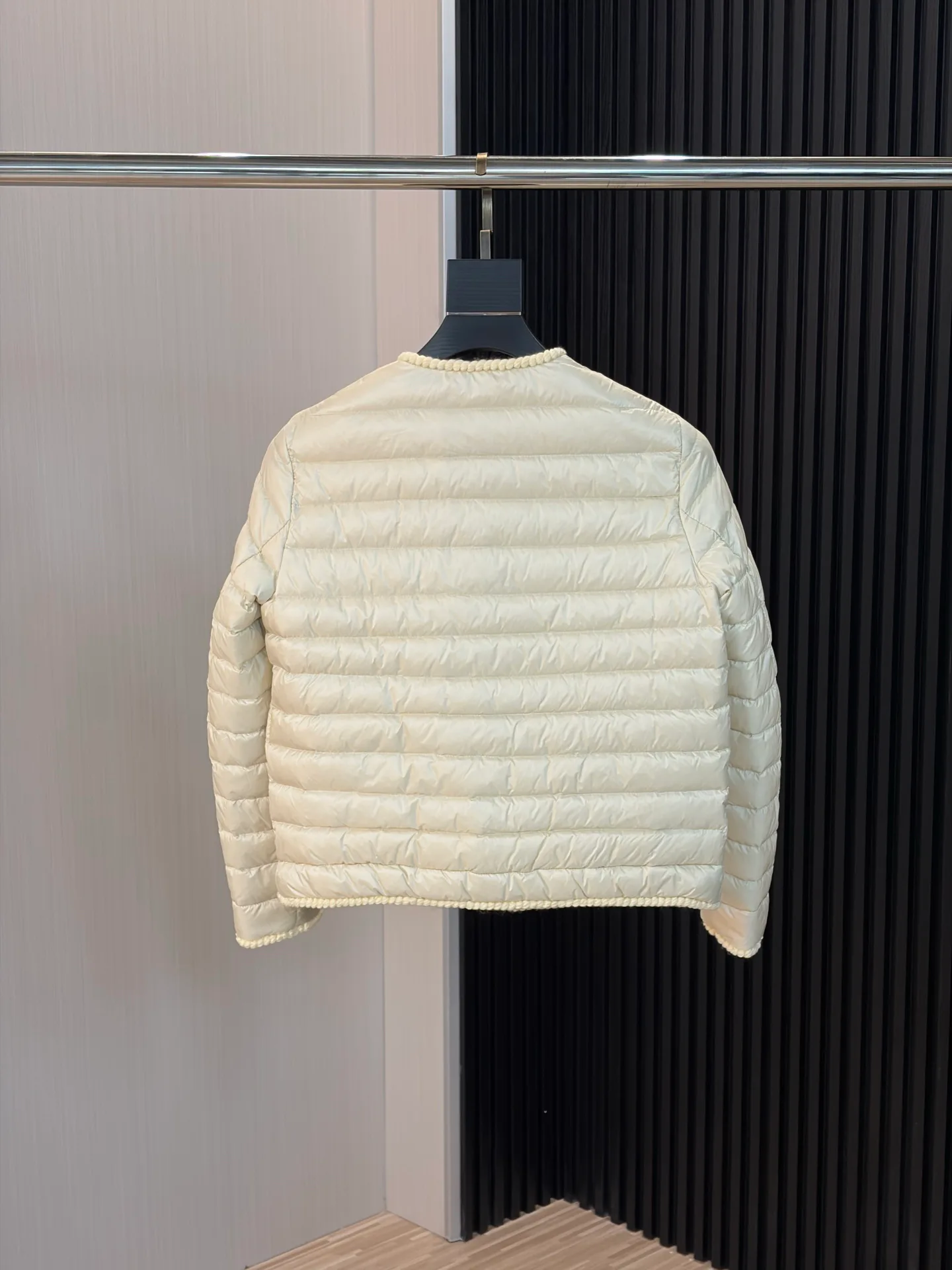 Куртки И Пуховики Женские Moncler 18673356