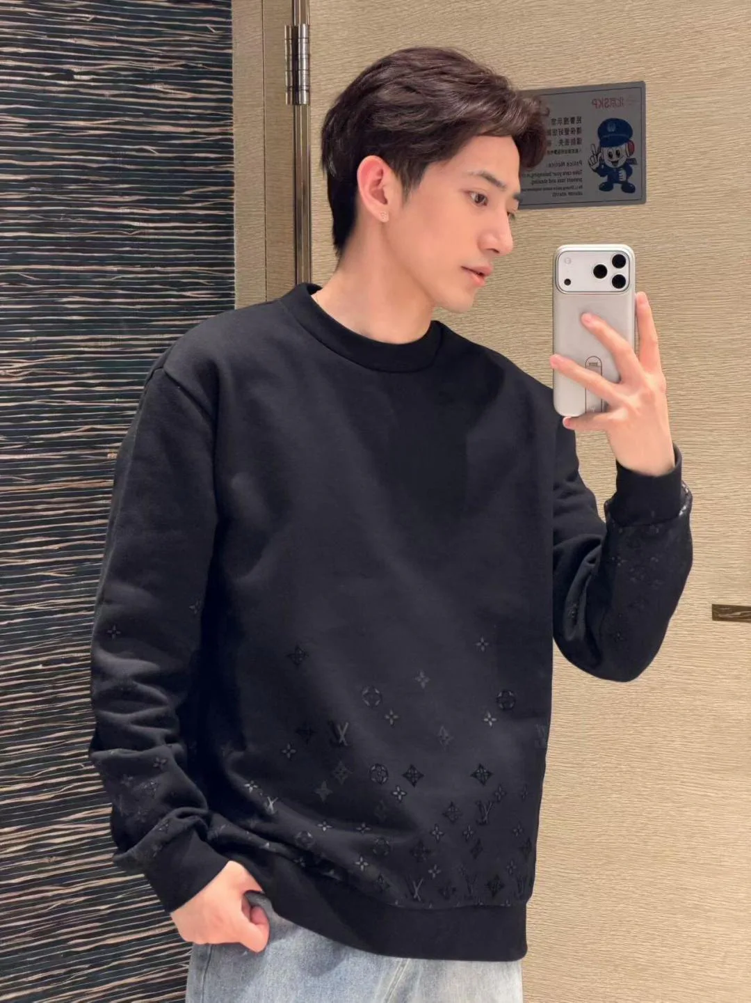 Men's Sweatshirts And Hoodies LOUIS VUITTON 17480514