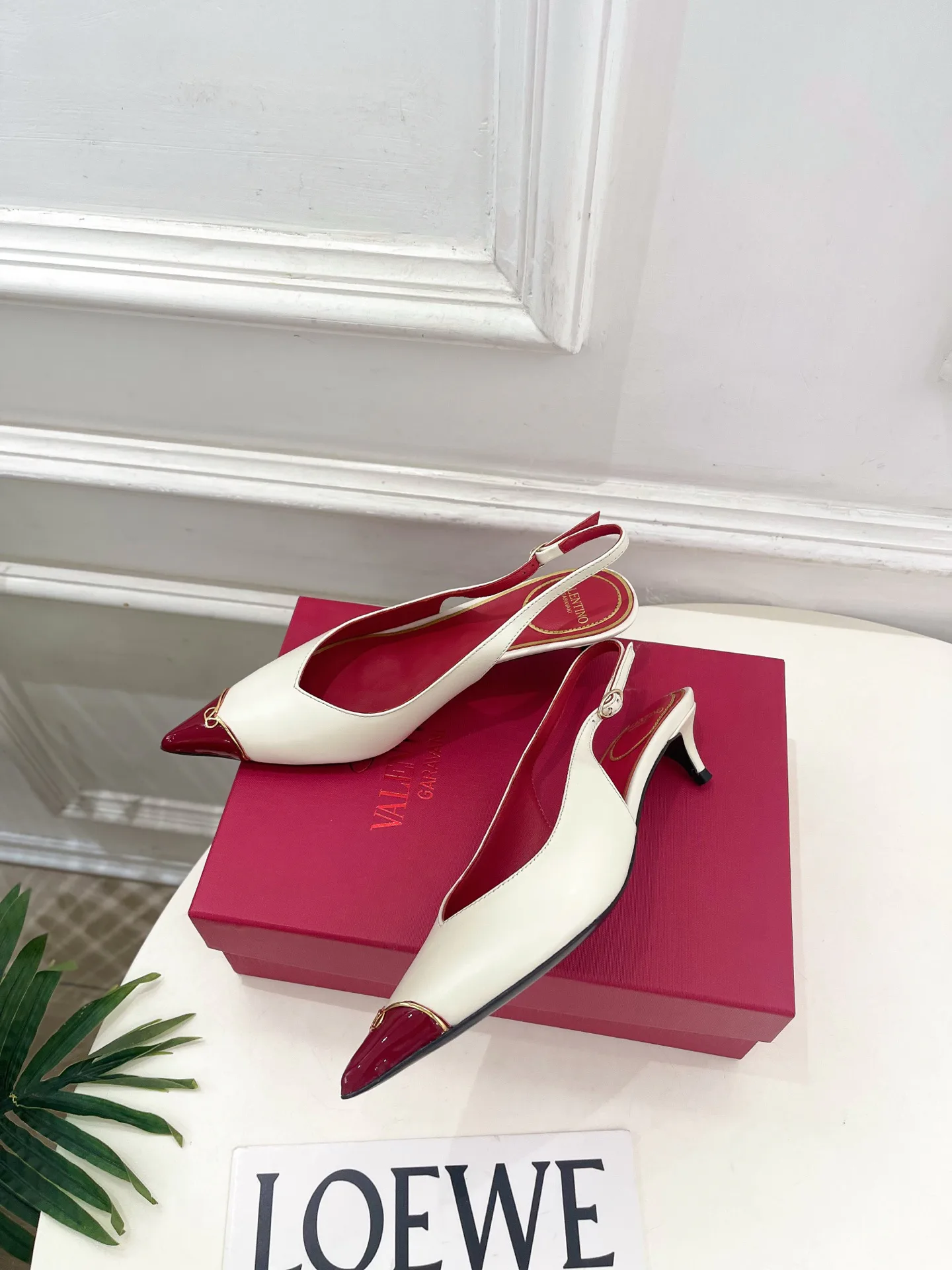 Women's Open-Toe Sandals VALENTINO 17482671