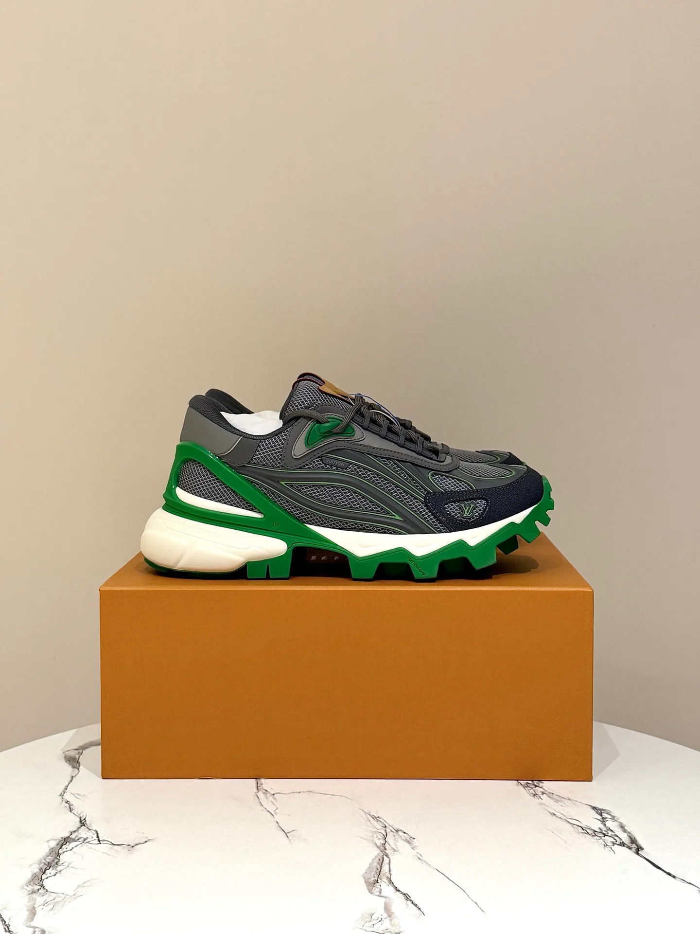 Men's Sneakers LOUIS VUITTON 17872798