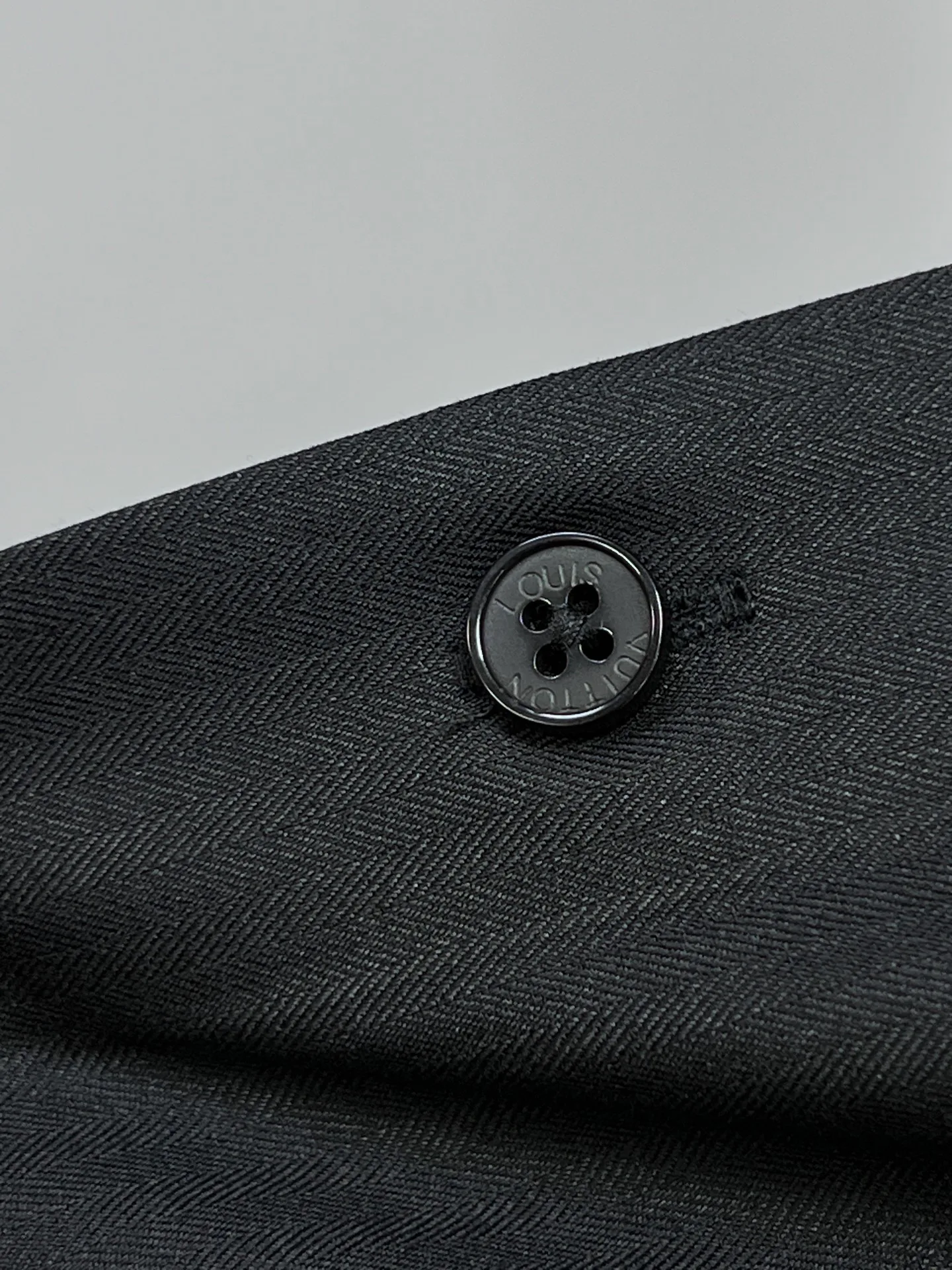 Men's Shirts LOUIS VUITTON 18097941