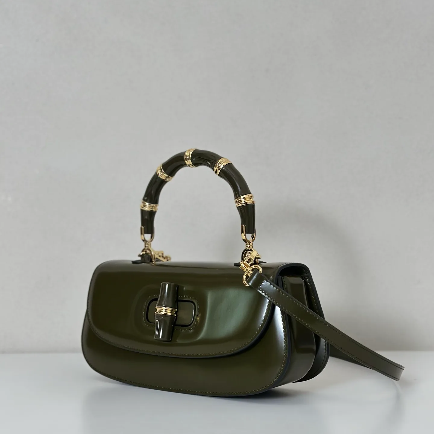 Women's Classic Handbags GUCCI 18361936