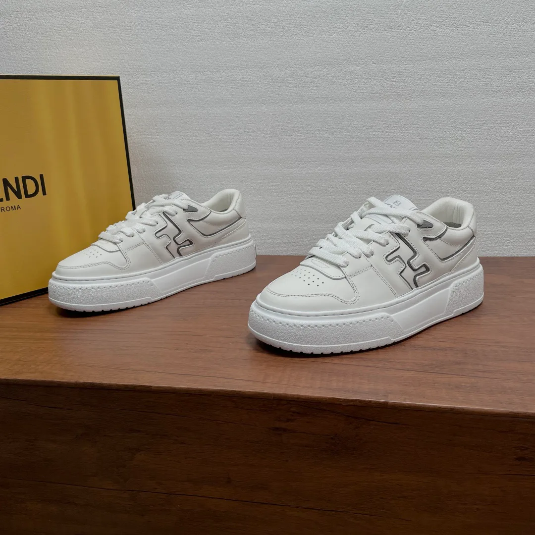 Кроссовки Женские Fendi 18626505