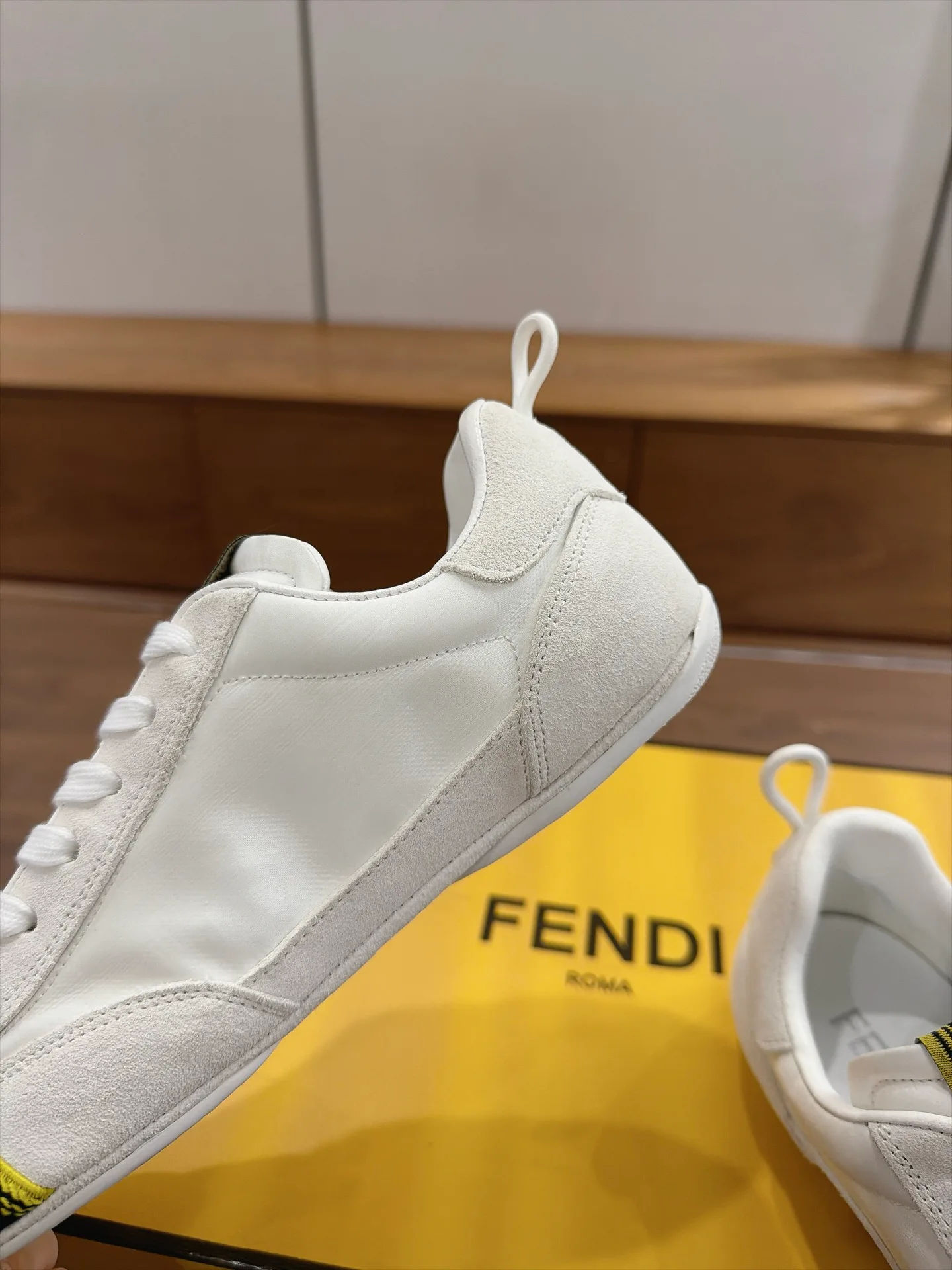 Women's Sneakers FENDI 18373648