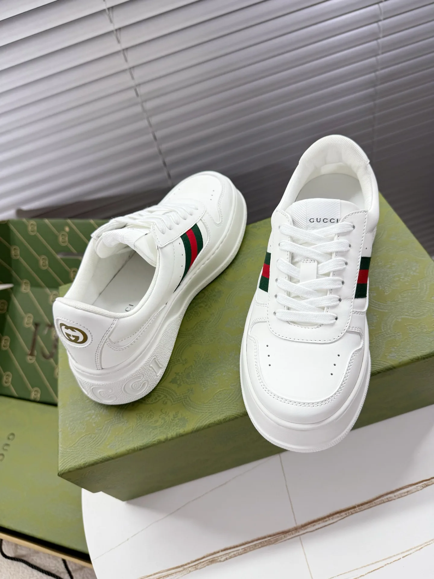 Women's Sneakers GUCCI 18011344