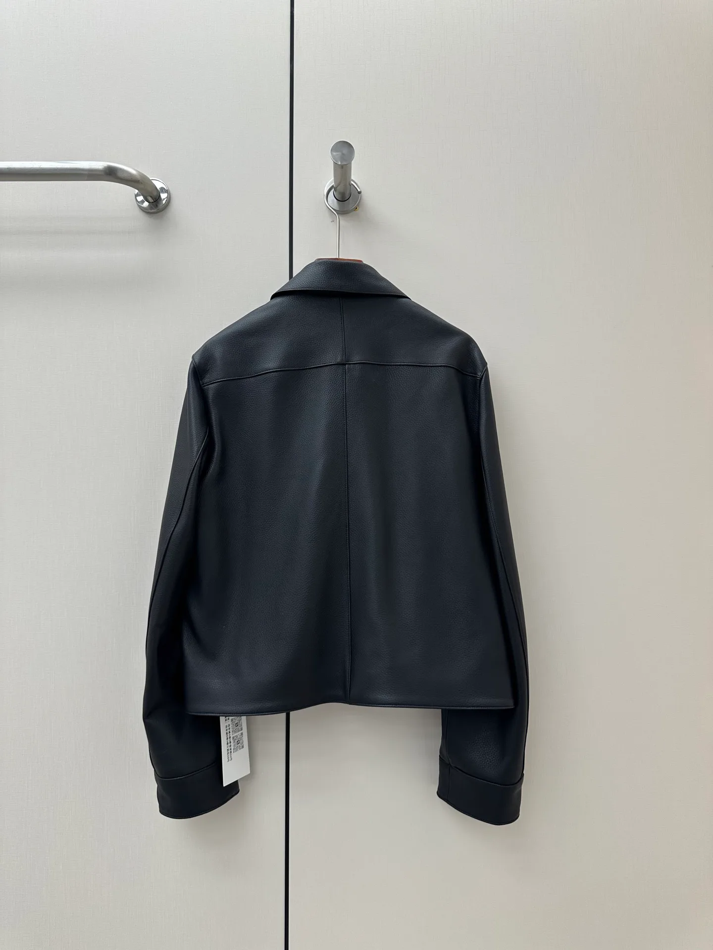Women's Leather Jackets And Sheepskin Coats HERMES 18060882