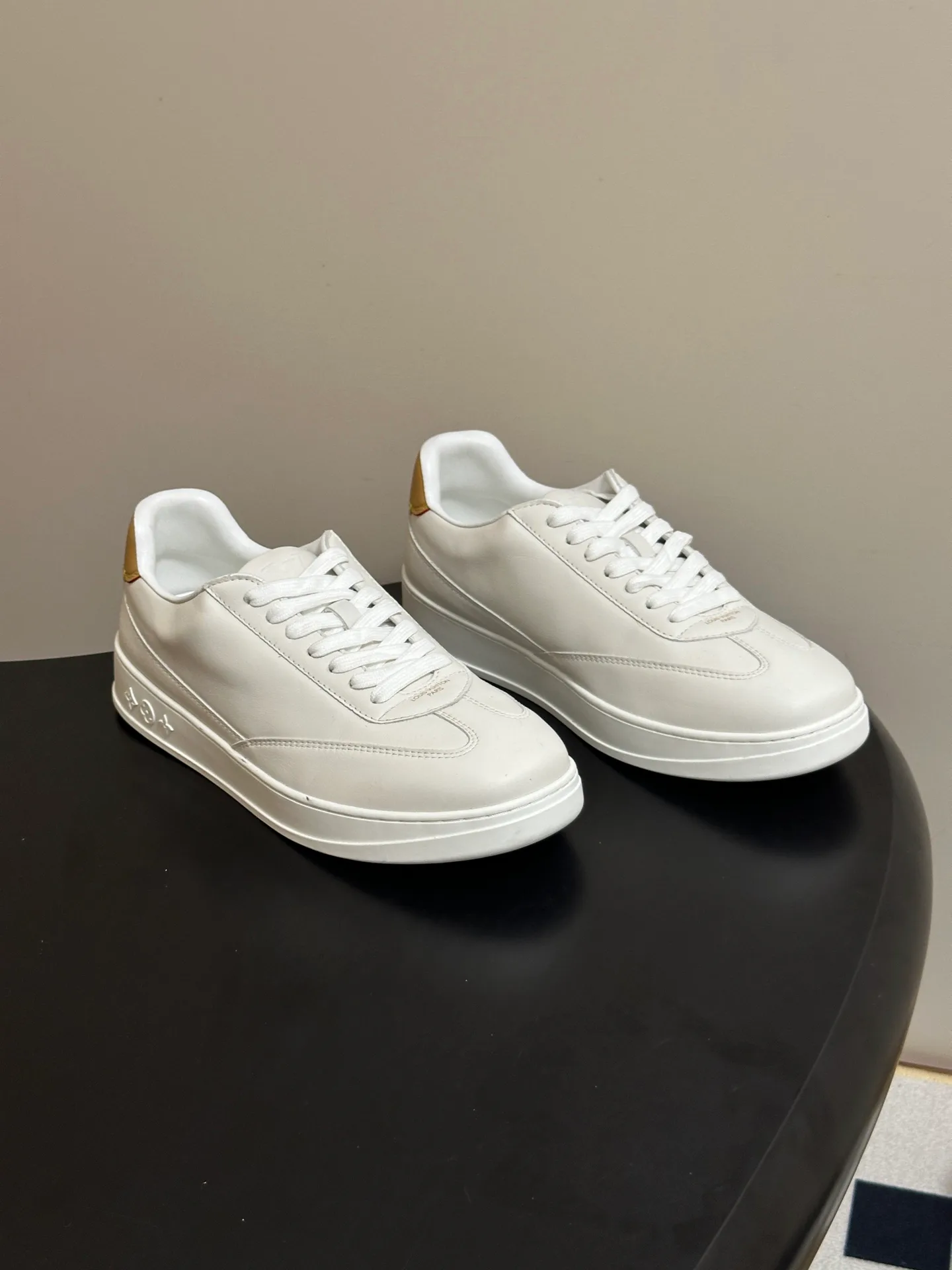 Men's Sneakers LOUIS VUITTON 18340907