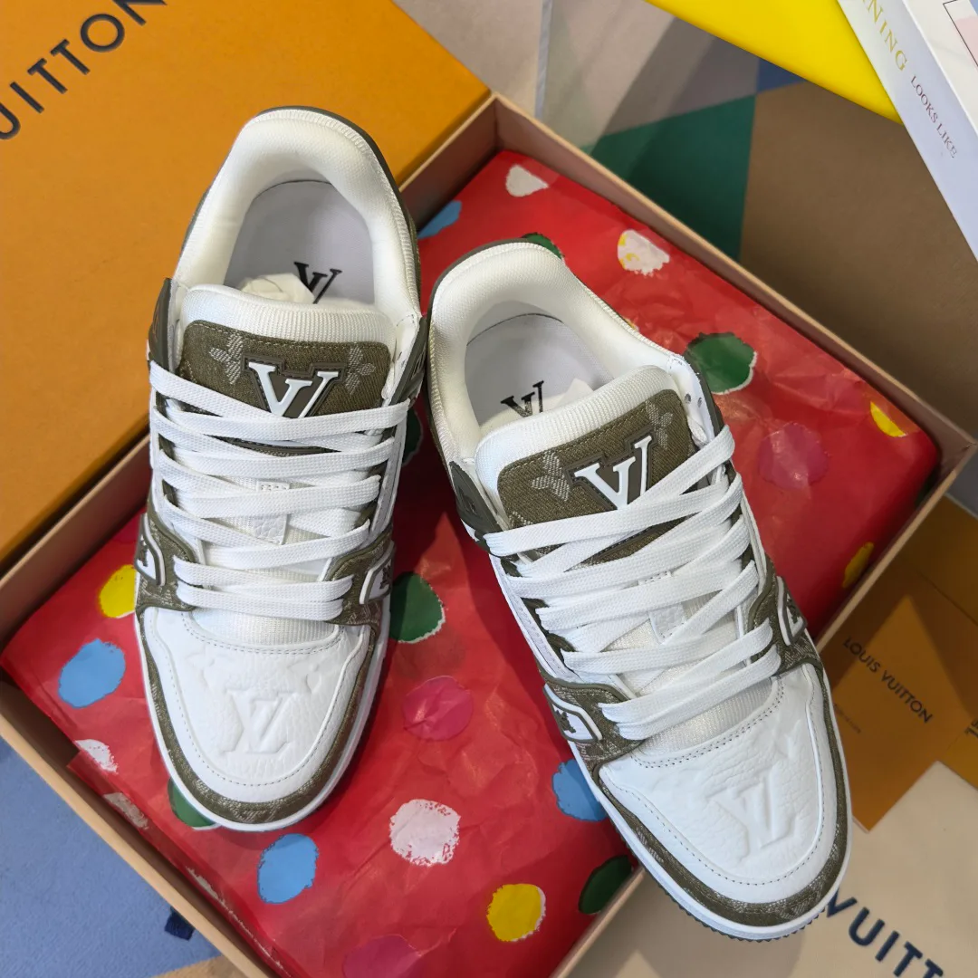 Women's Sneakers LOUIS VUITTON 17483743