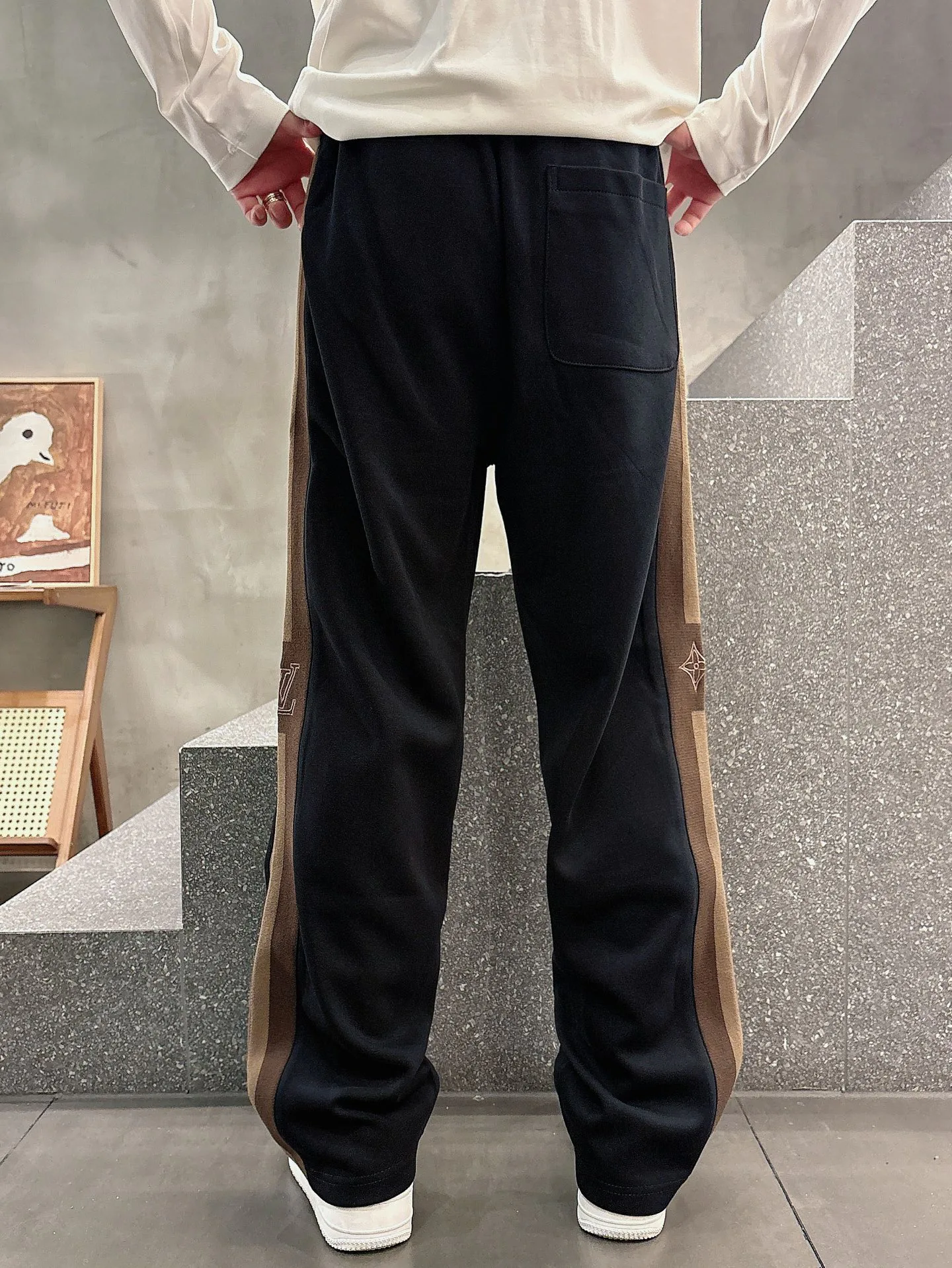 Men's Trousers LOUIS VUITTON 18340443
