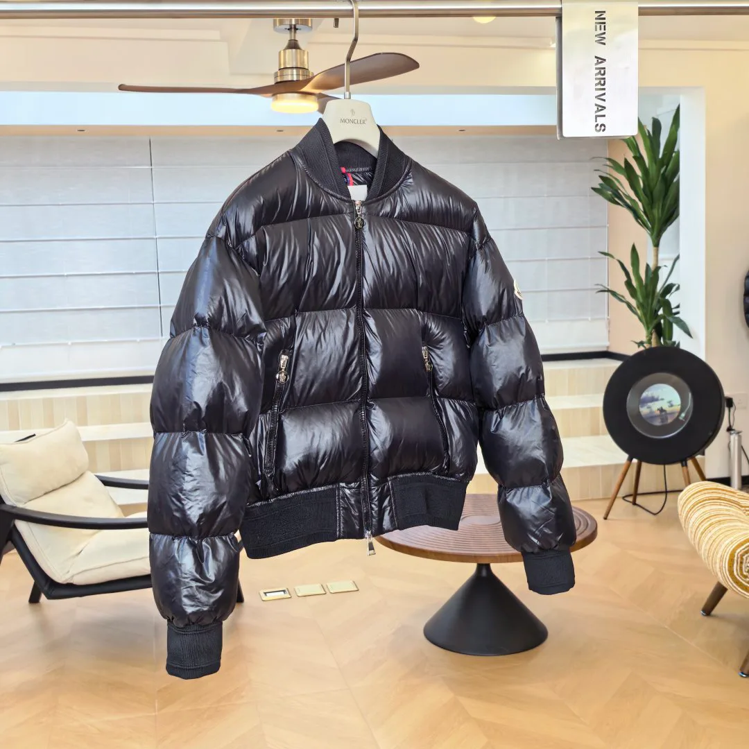 Women's Jackets And Down Jackets MONCLER 18432308