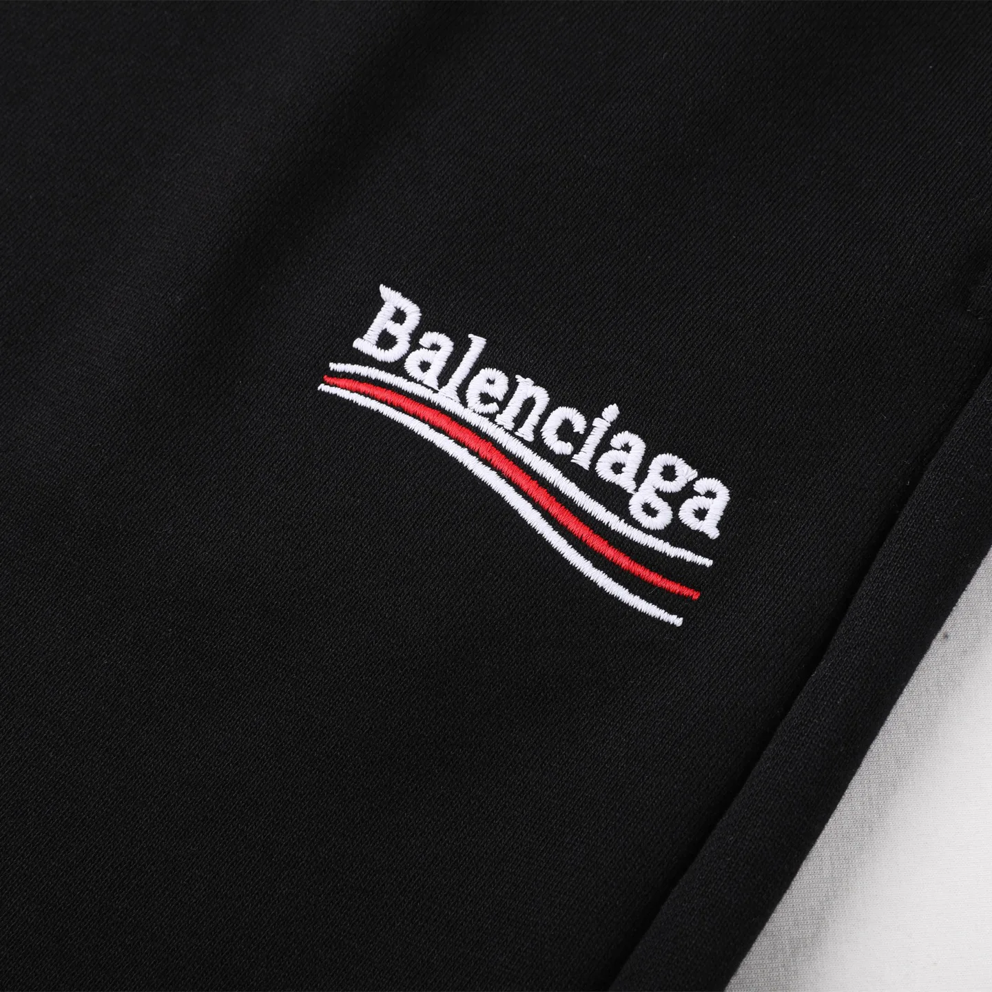 Women's Shorts BALENCIAGA 18190687