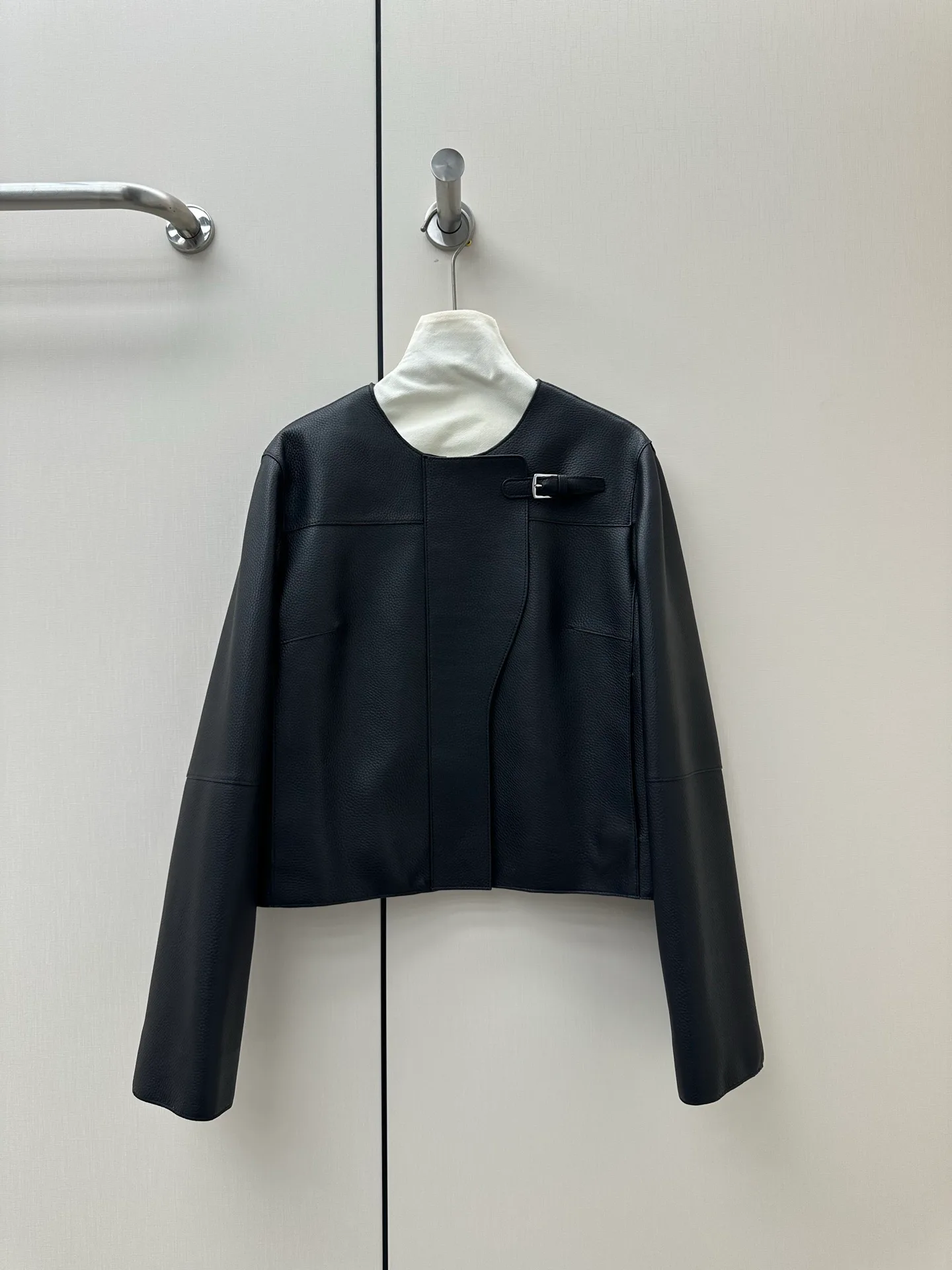 Women's Leather Jackets And Sheepskin Coats HERMES 17940572