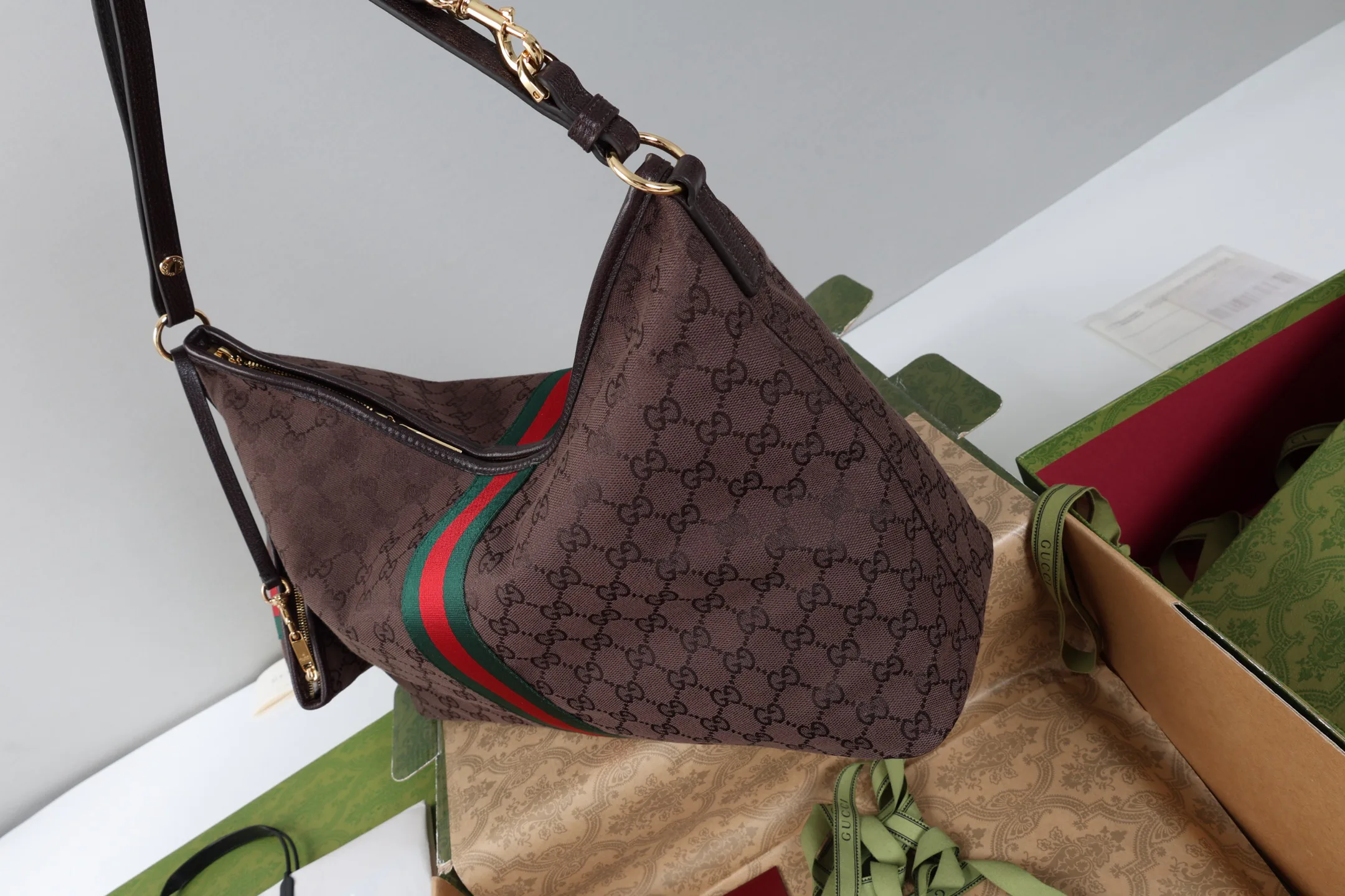 Women's Classic Handbags GUCCI 18250604
